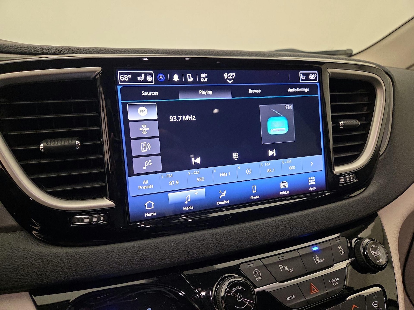 2023 Chrysler Pacifica Touring L - Photo 16