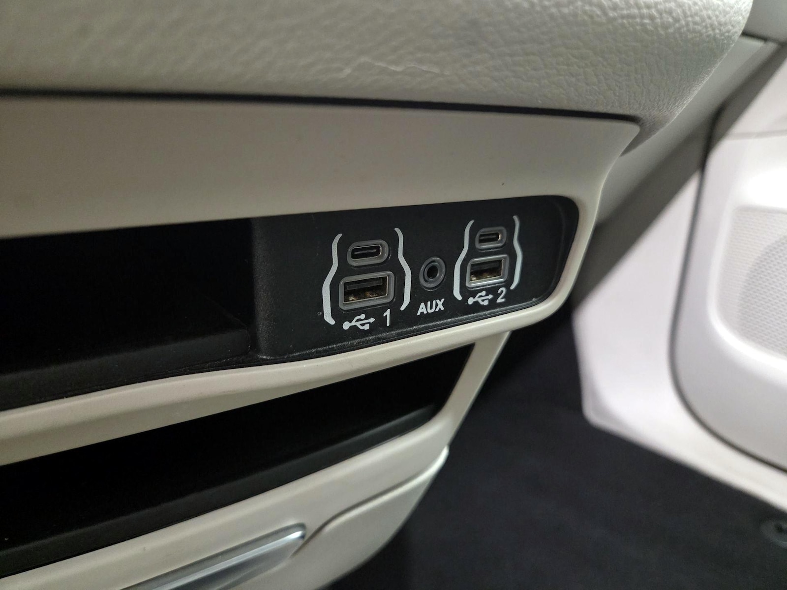2023 Chrysler Pacifica Touring L - Photo 19