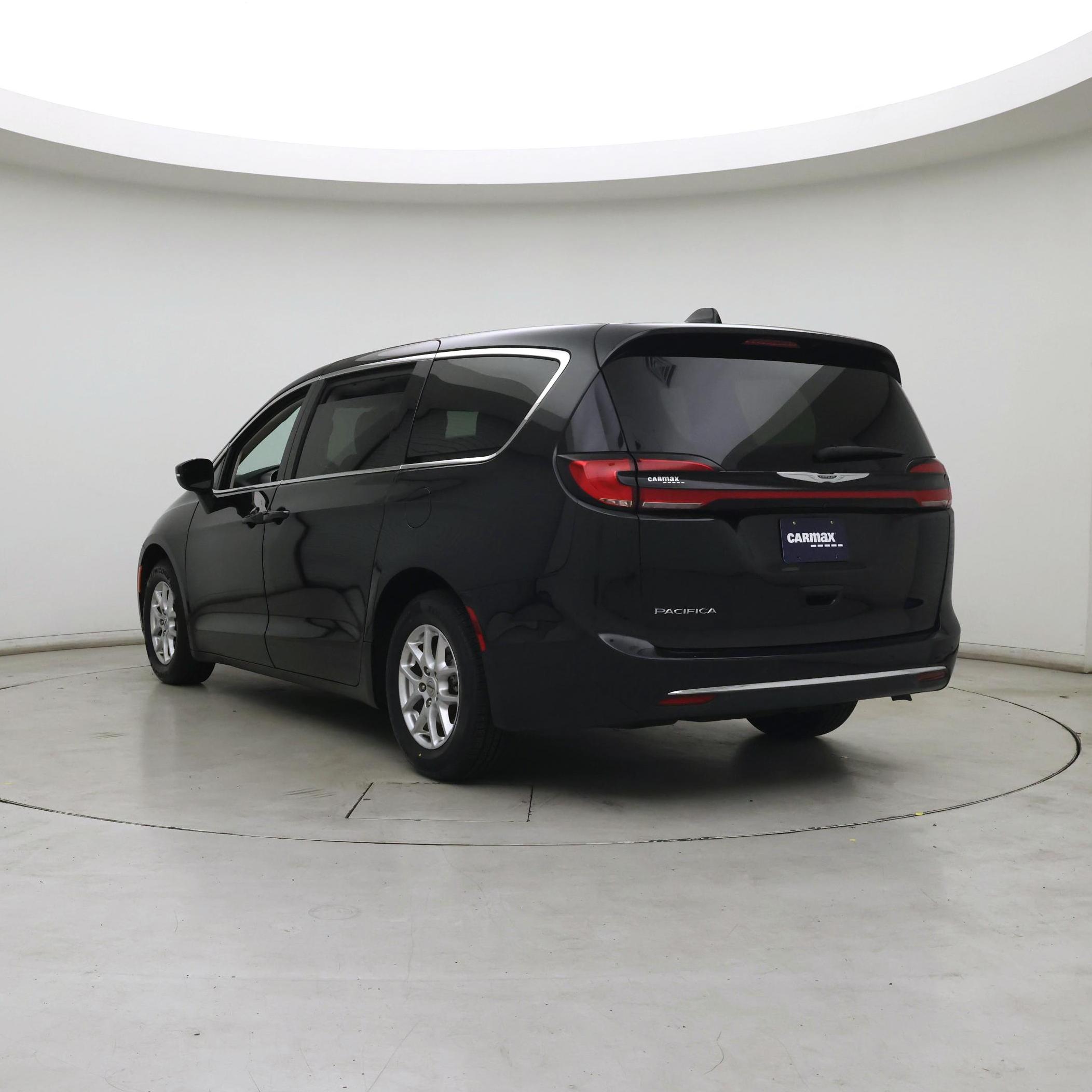 Thumbnail: 2023 Chrysler Pacifica - 2