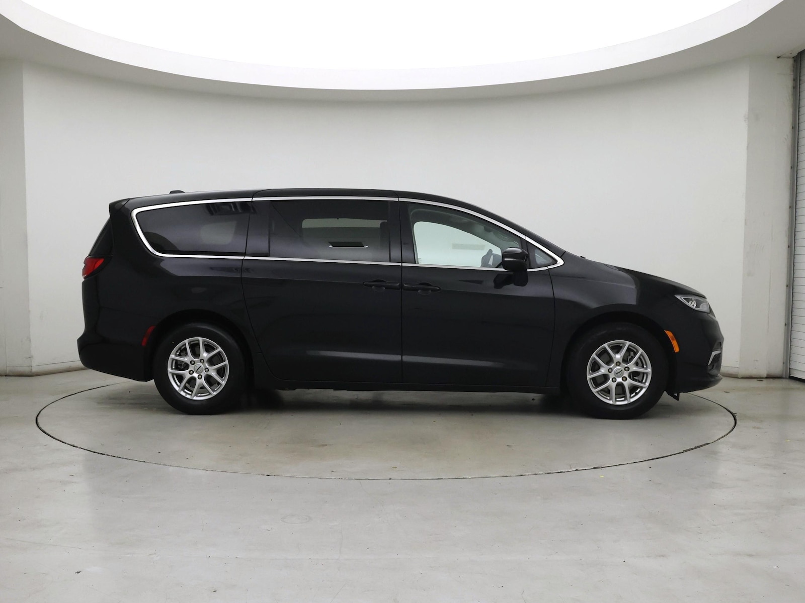 2023 Chrysler Pacifica Touring L - Photo 8