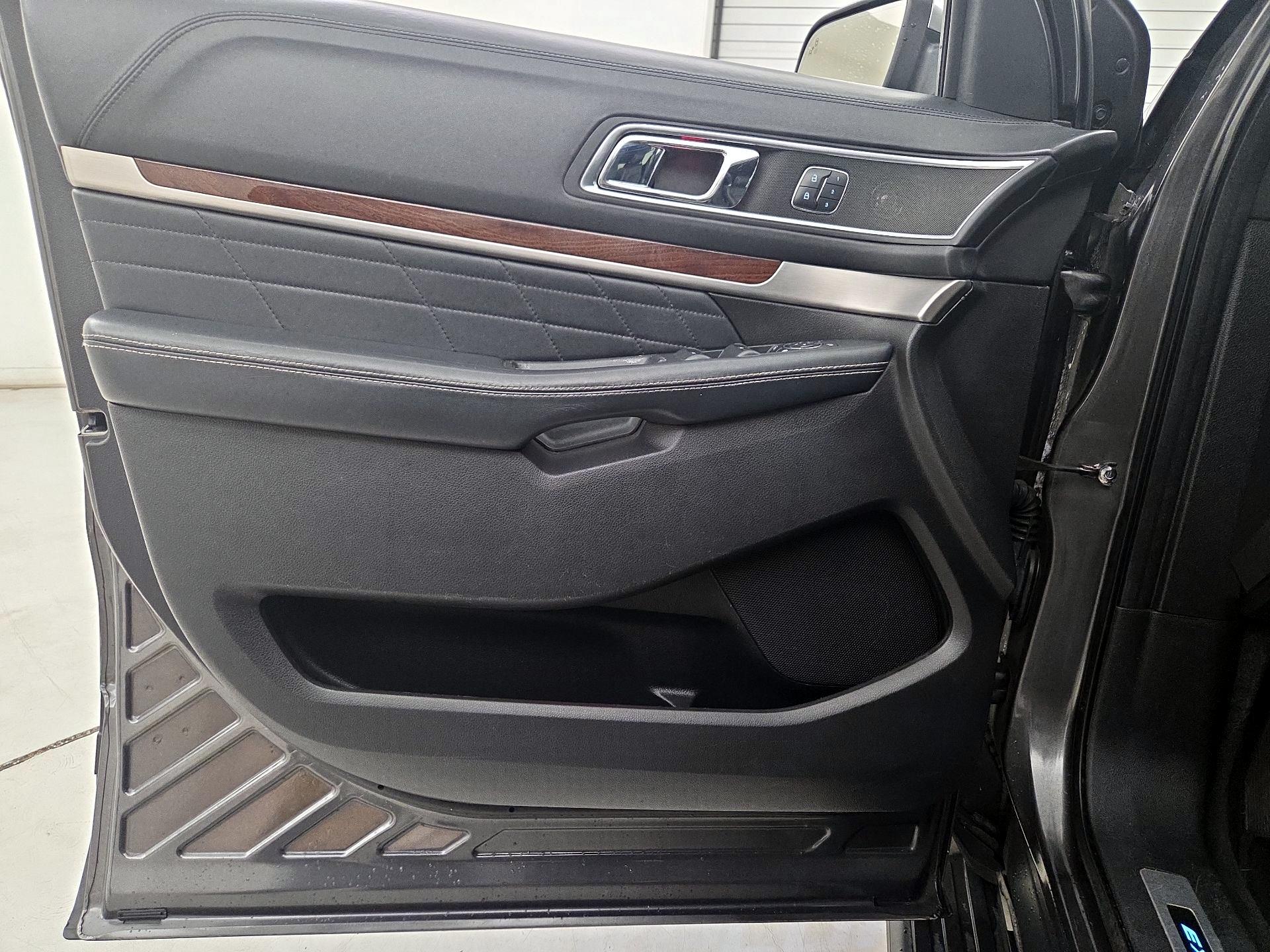 Thumbnail: 2017 Ford Explorer - 12