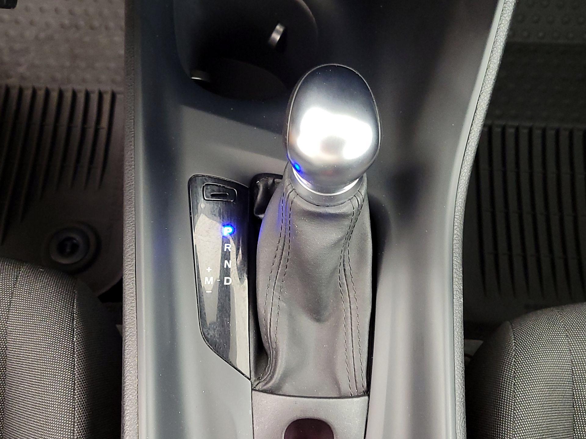Thumbnail: 2021 Toyota C-HR - 17