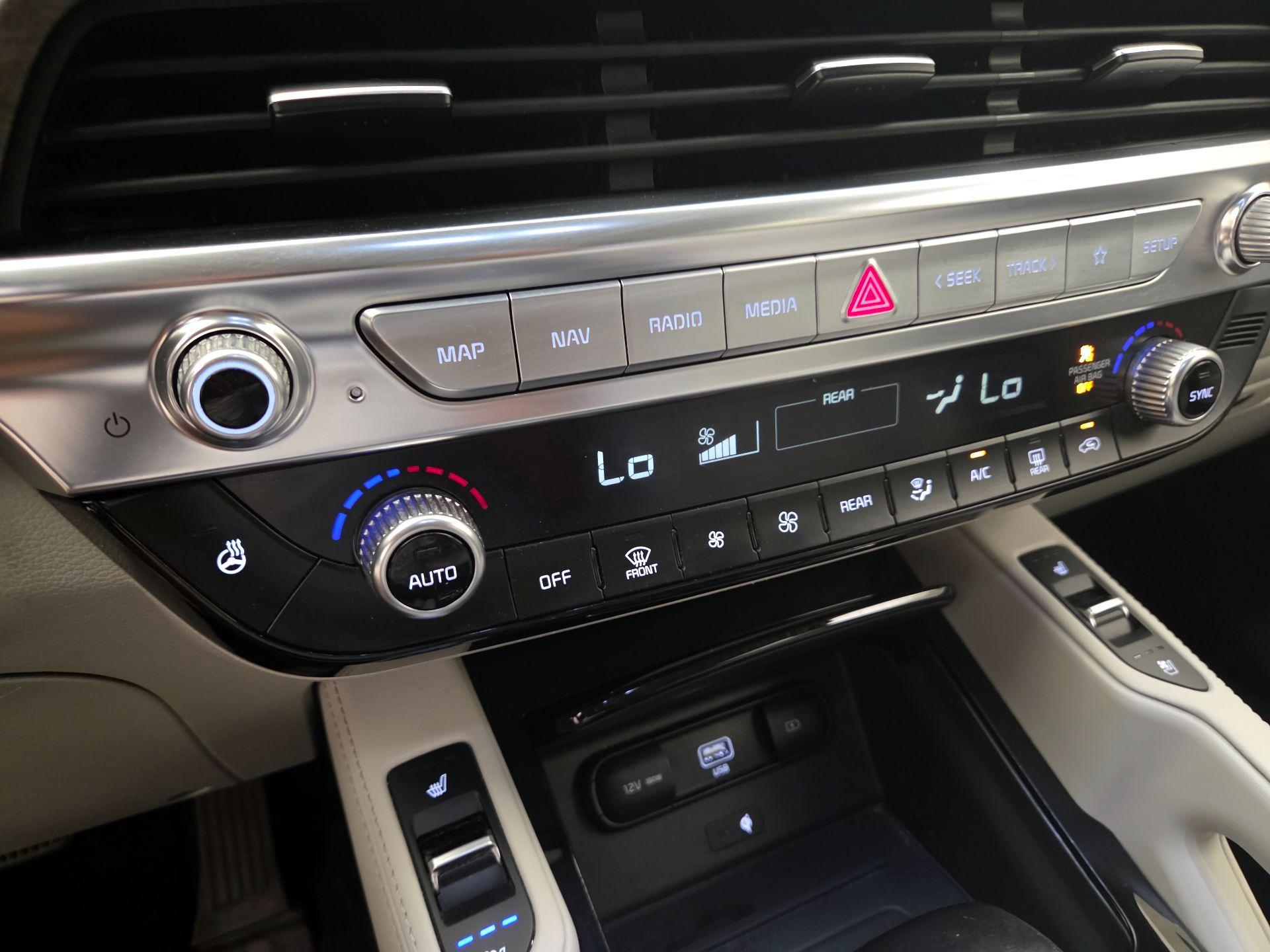 Thumbnail: 2020 Kia Telluride - 17