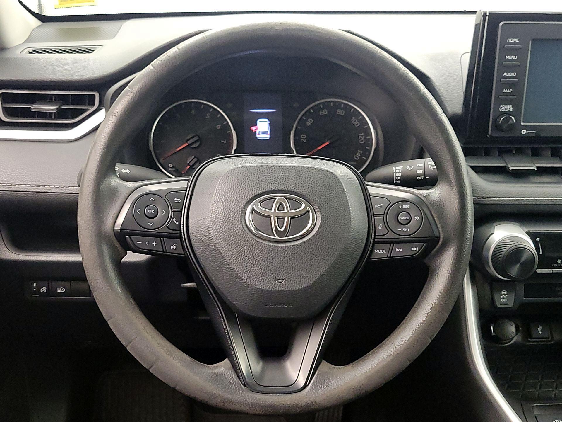 Thumbnail: 2020 Toyota RAV4 - 10