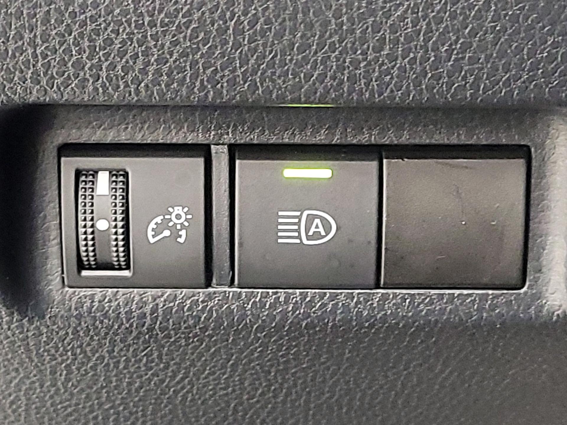Thumbnail: 2020 Toyota RAV4 - 13