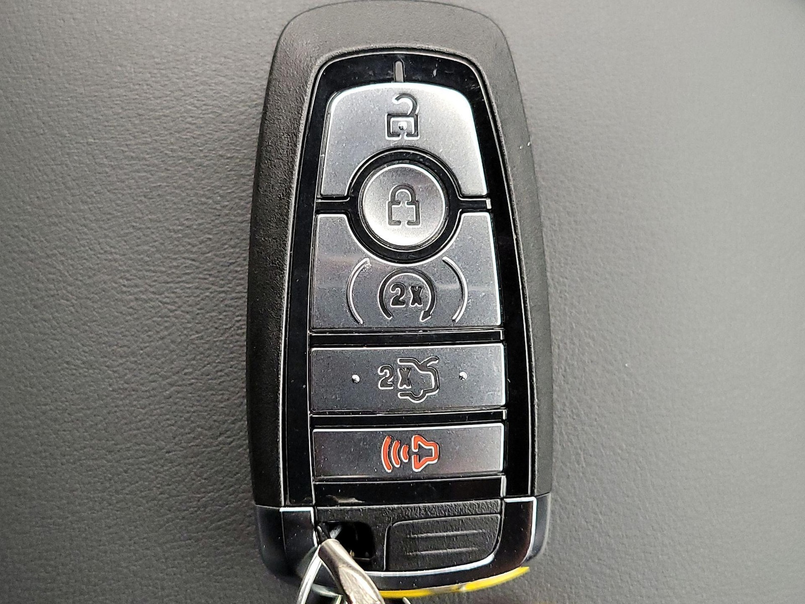 2025 Ford Mustang Dark Horse - Photo 24