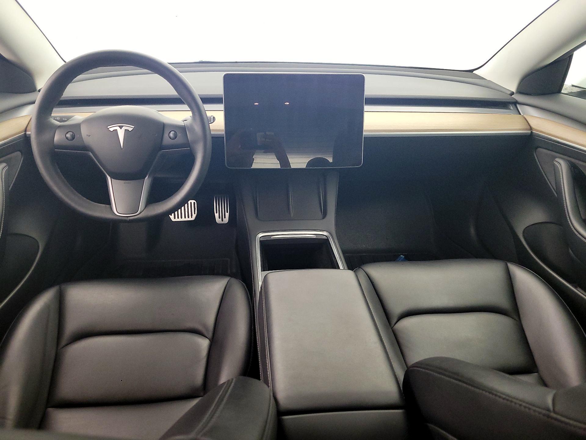 Thumbnail: 2023 Tesla Model 3 - 9