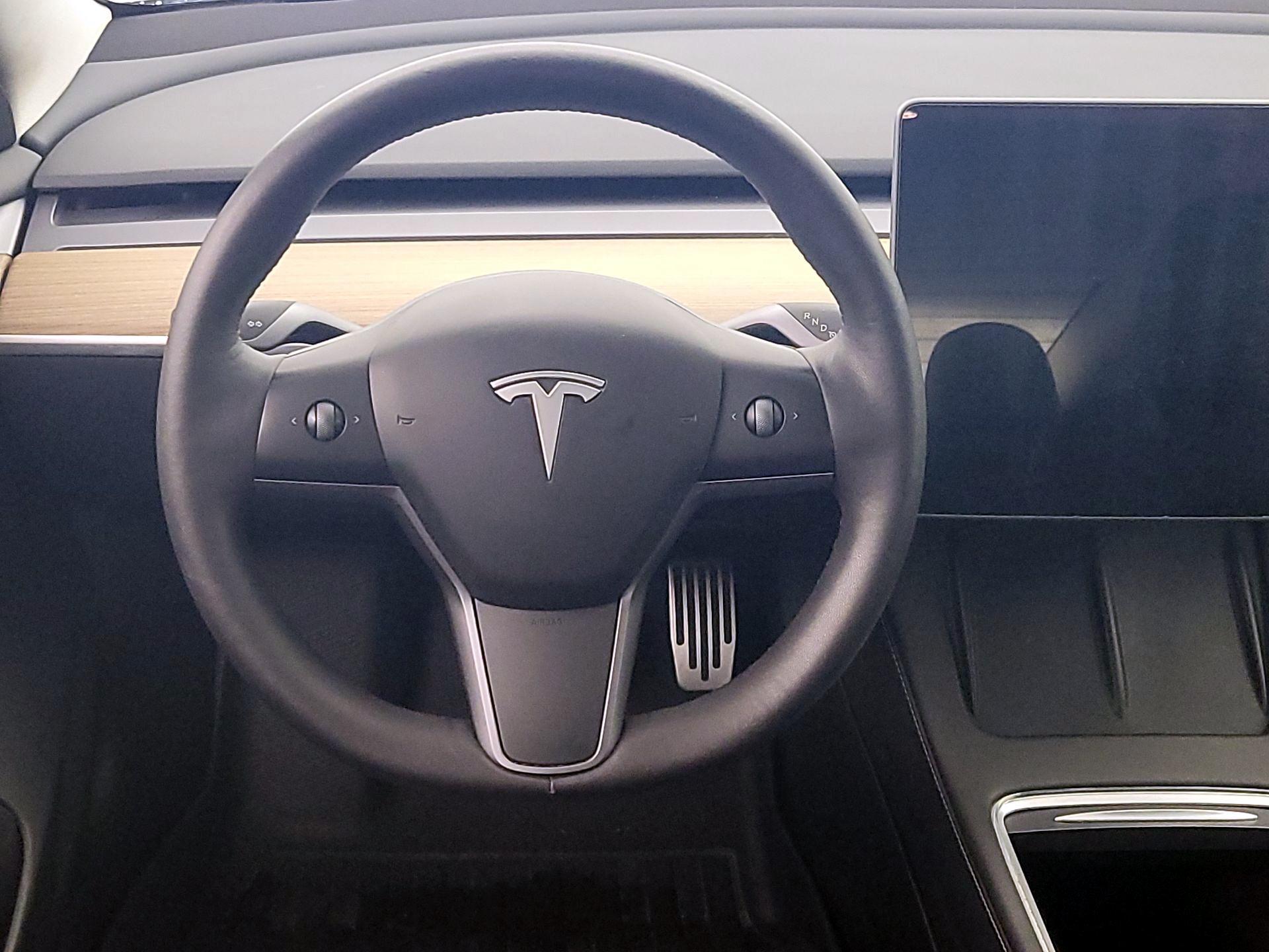 Thumbnail: 2023 Tesla Model 3 - 10