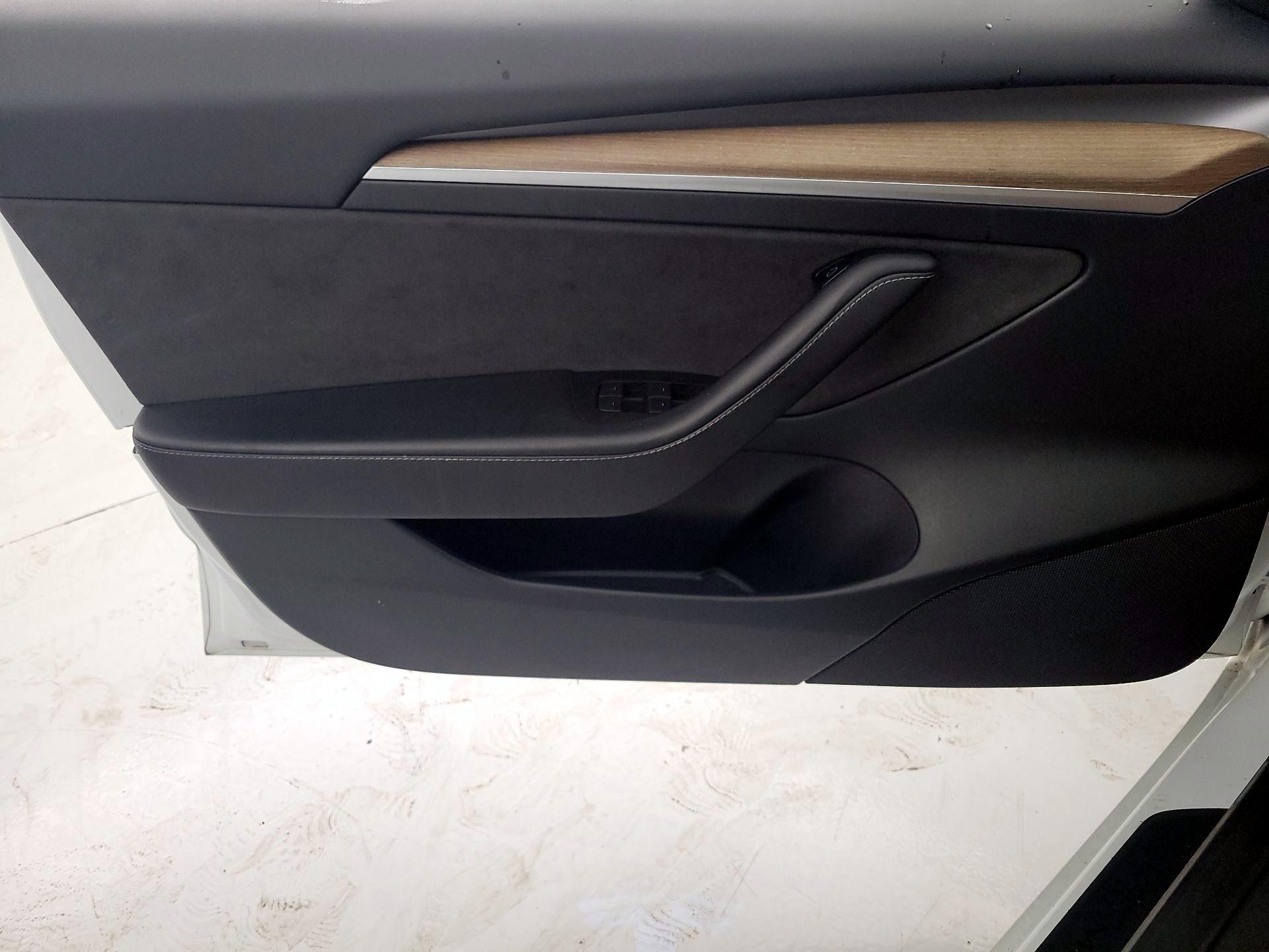Thumbnail: 2023 Tesla Model 3 - 12
