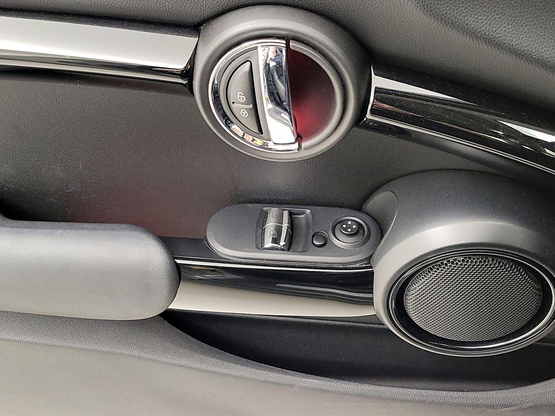 Thumbnail: 2020 MINI Cooper Hardtop - 12