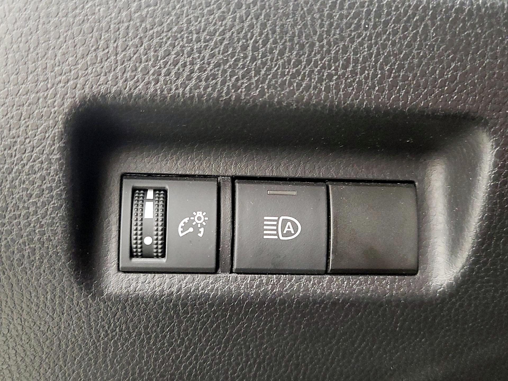 Thumbnail: 2021 Toyota RAV4 - 13