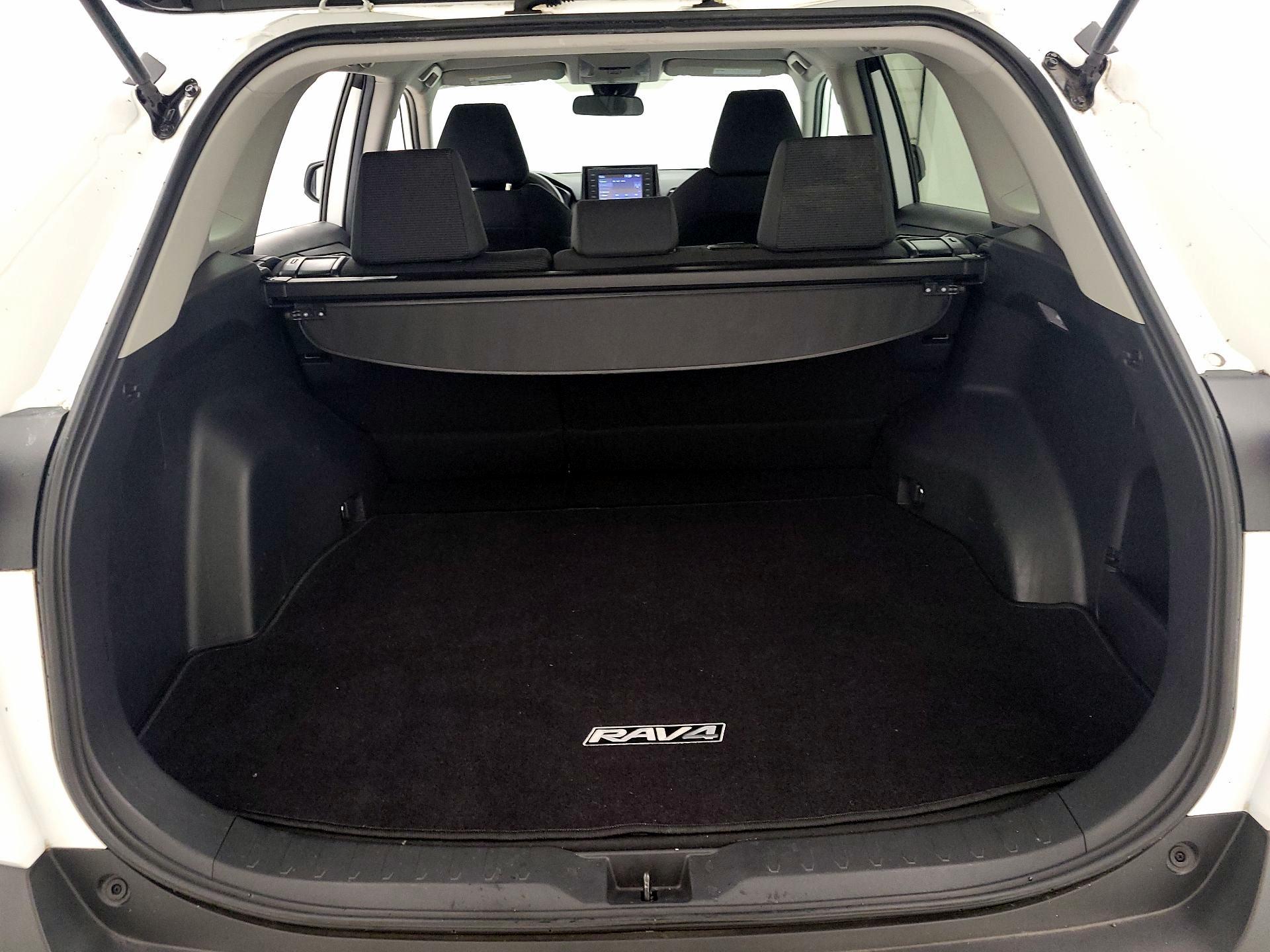 Thumbnail: 2021 Toyota RAV4 - 20