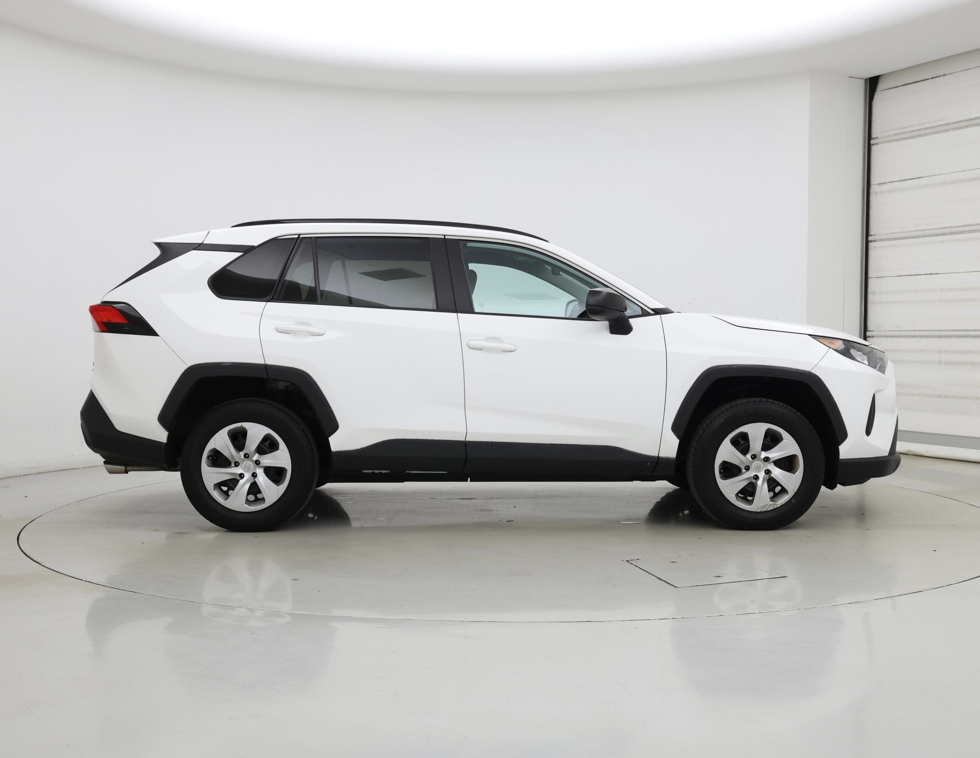 Thumbnail: 2021 Toyota RAV4 - 7