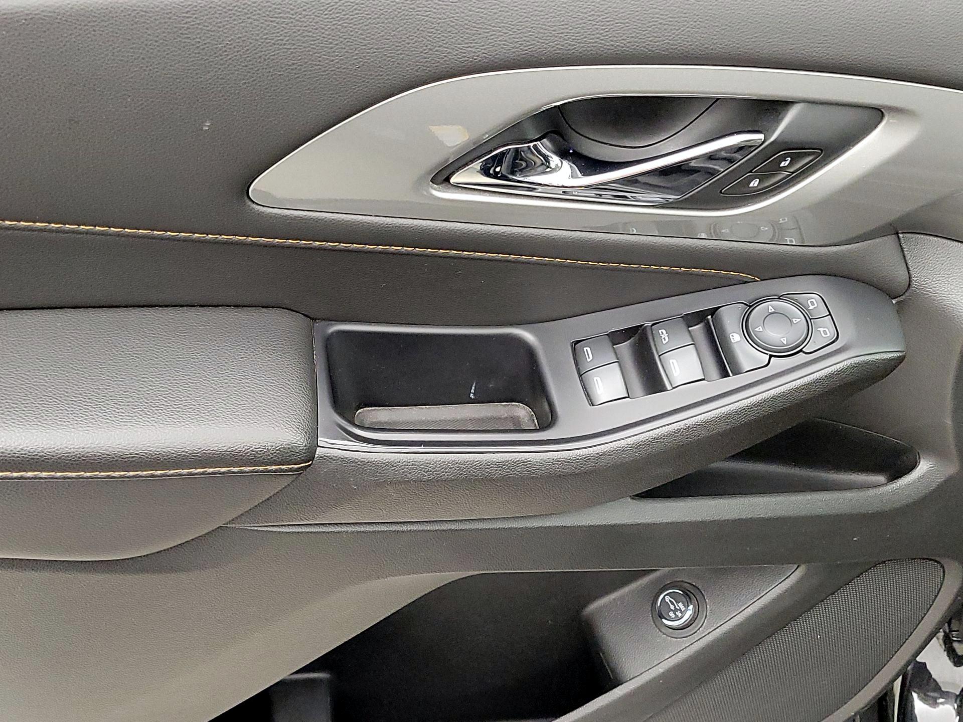 Thumbnail: 2020 Chevrolet Traverse - 12