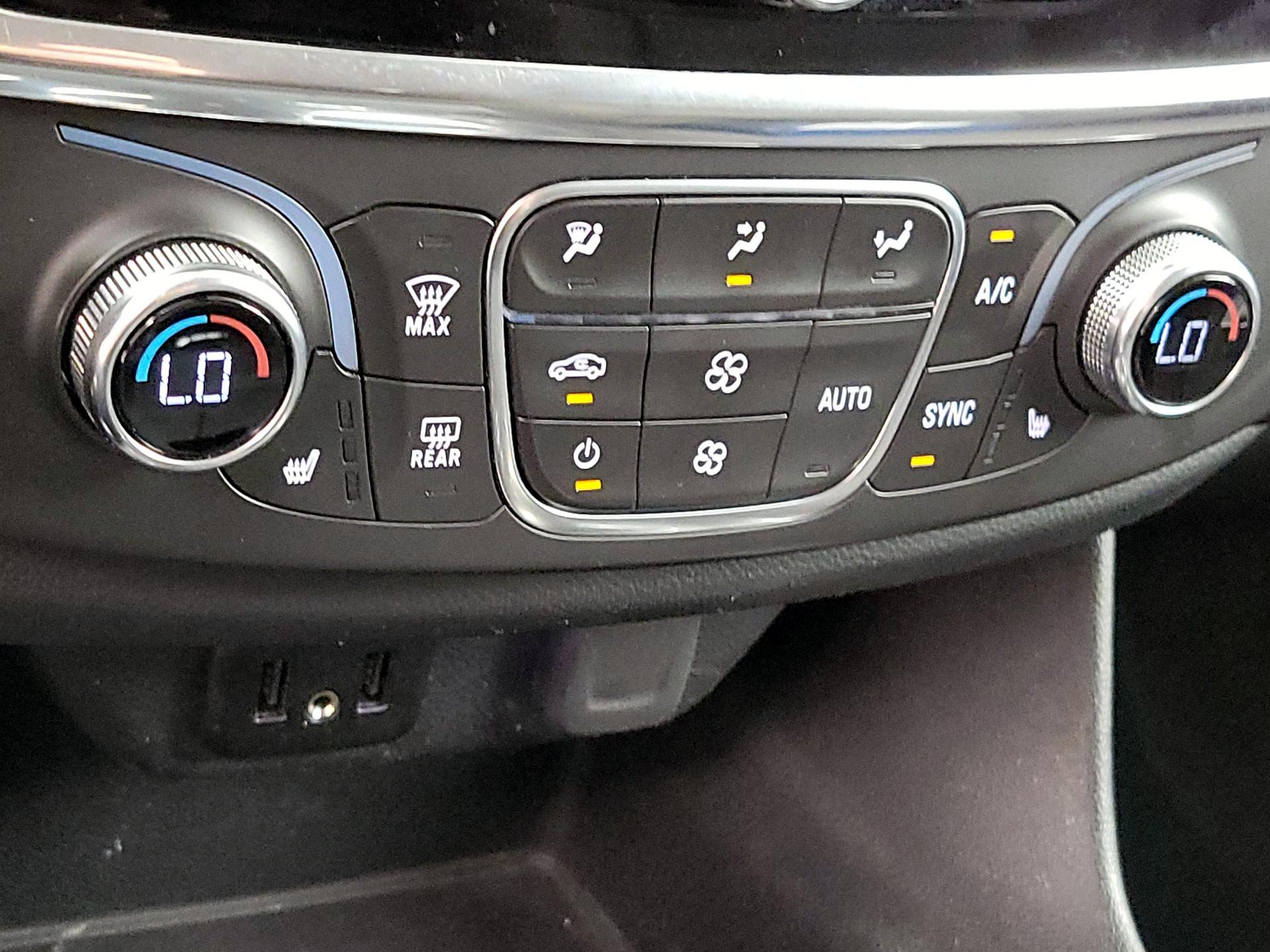 Thumbnail: 2020 Chevrolet Traverse - 16