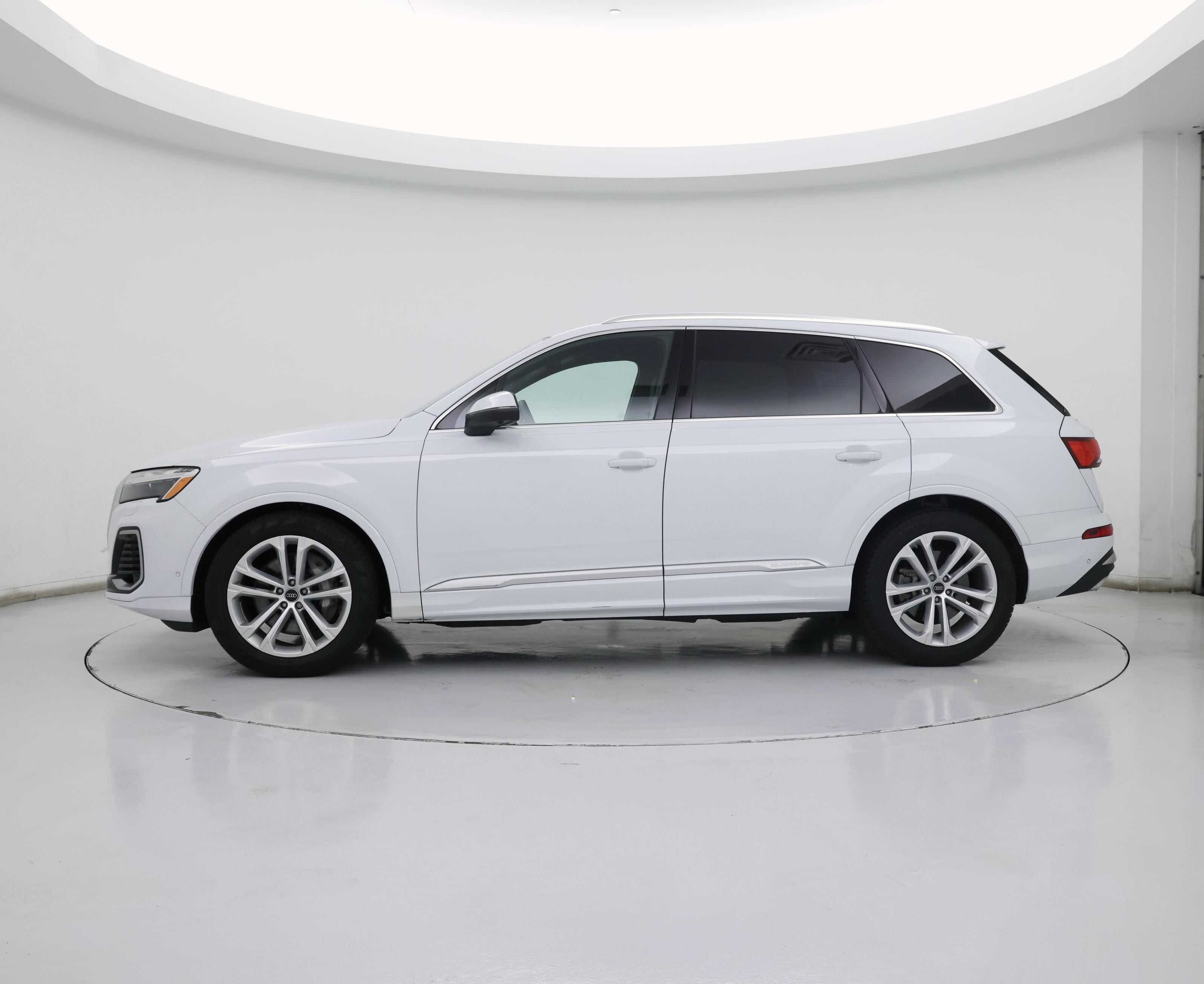 Thumbnail: 2025 Audi Q7 - 3