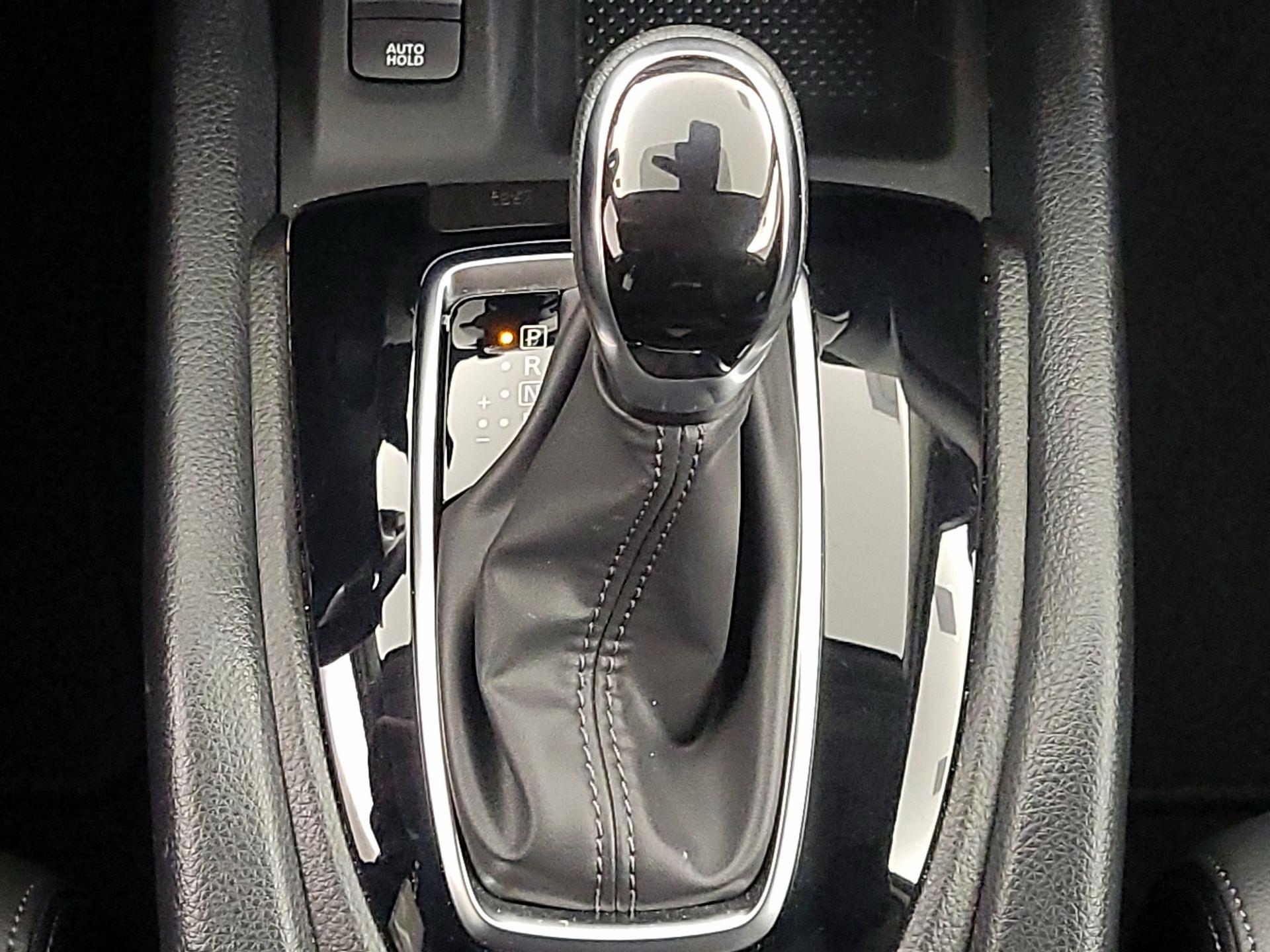Thumbnail: 2021 Nissan Rogue Sport - 18