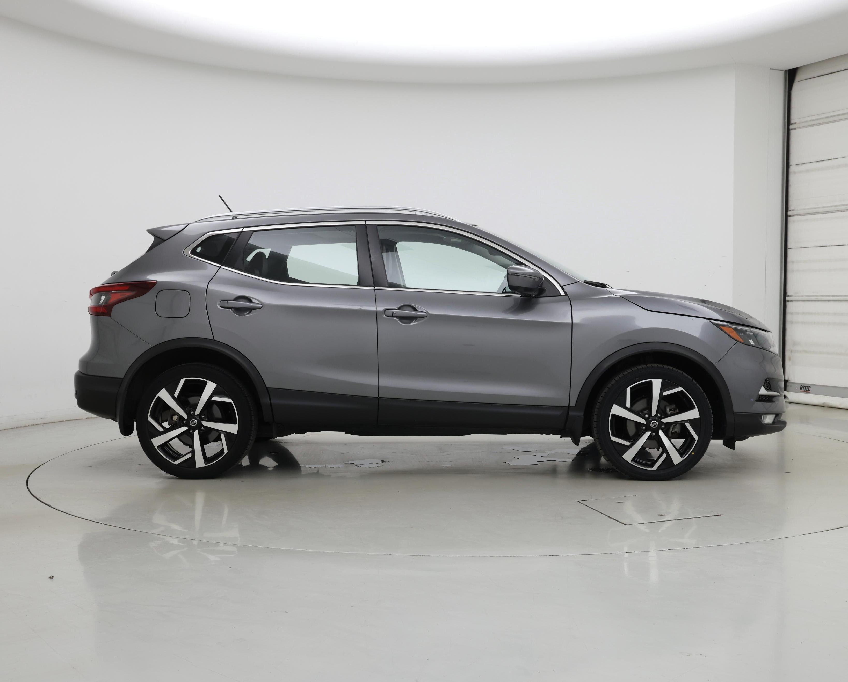 Thumbnail: 2021 Nissan Rogue Sport - 7