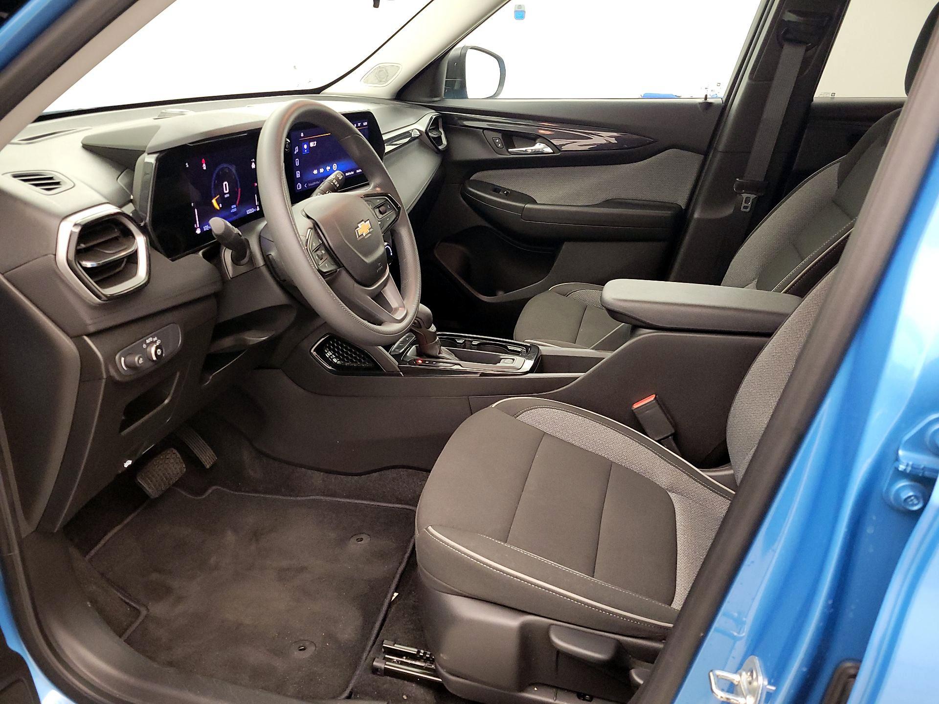 Thumbnail: 2025 Chevrolet TrailBlazer - 11