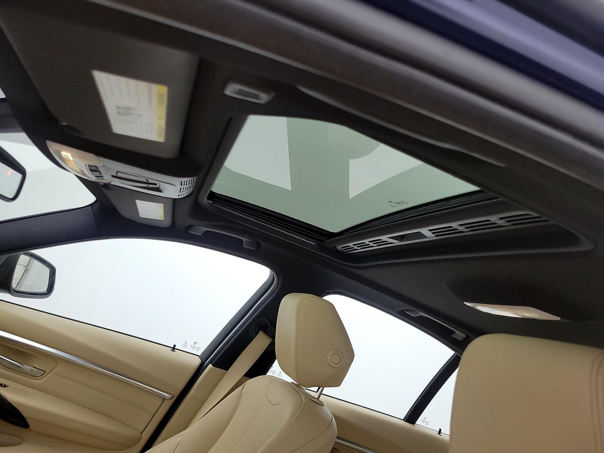 Thumbnail: 2019 BMW 5 Series - 17