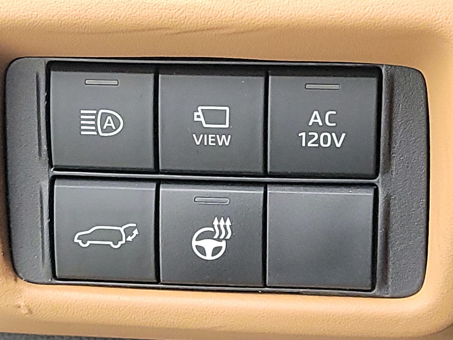 Thumbnail: 2025 Toyota Highlander - 13