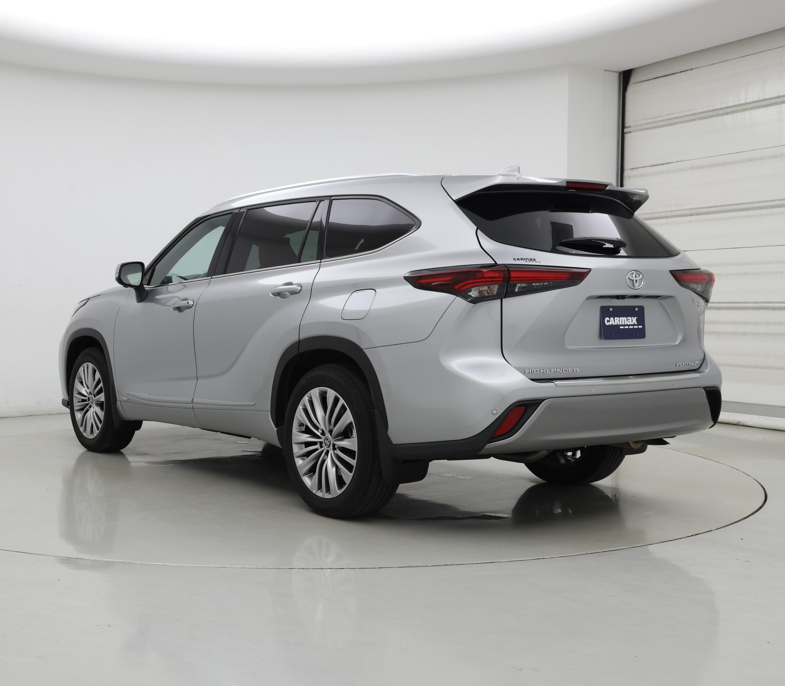 Thumbnail: 2025 Toyota Highlander - 2
