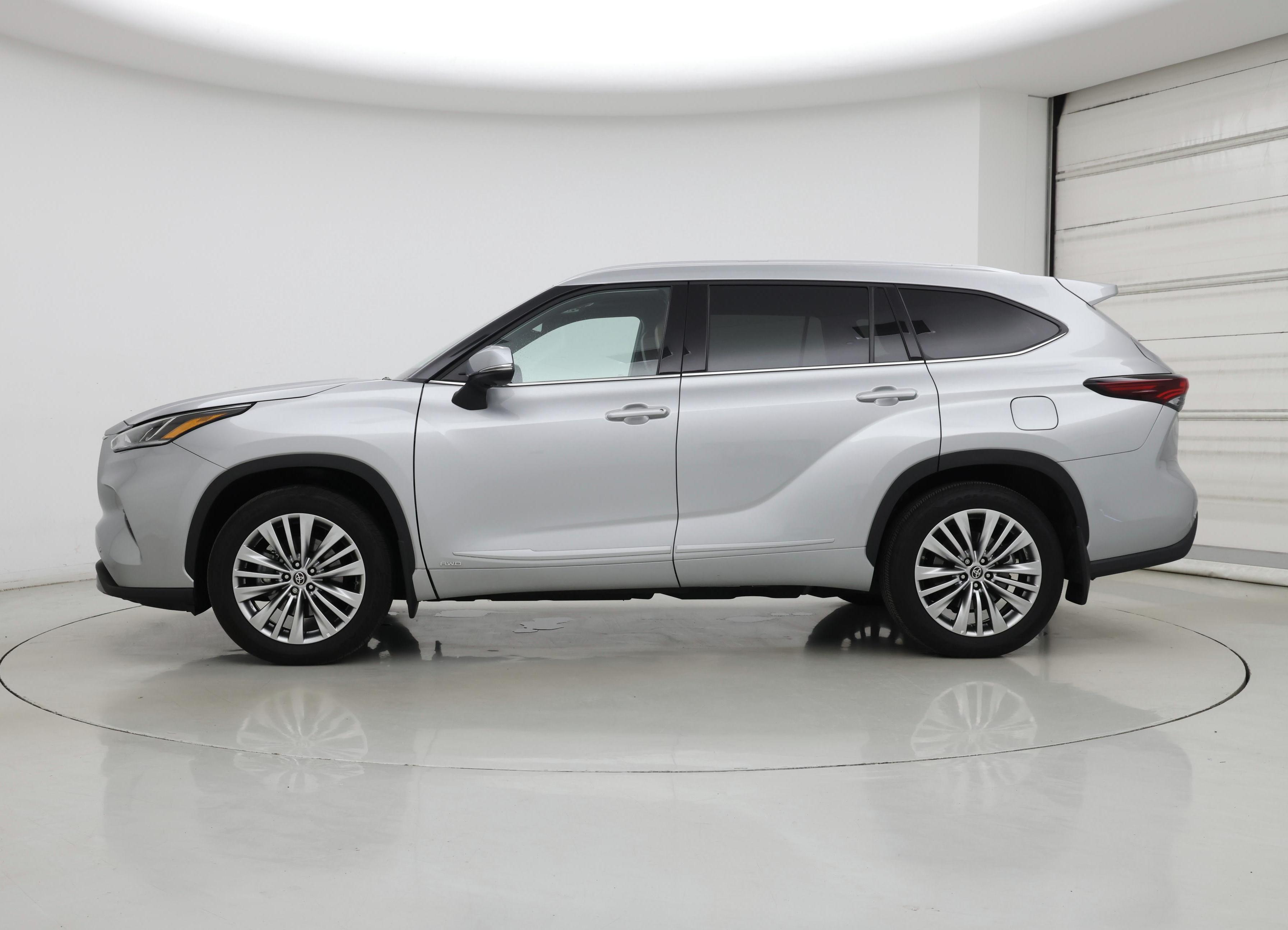 Thumbnail: 2025 Toyota Highlander - 3