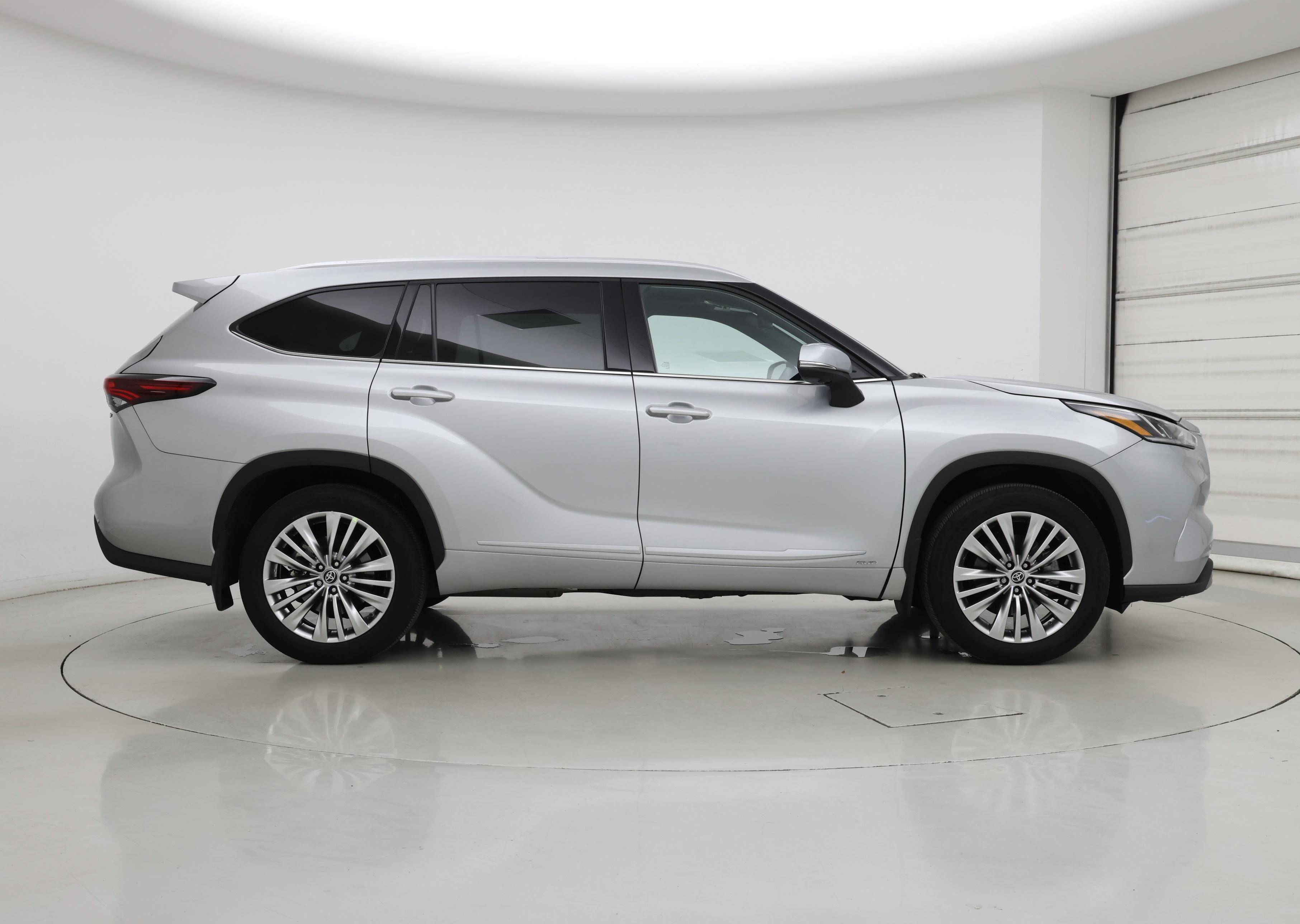 Thumbnail: 2025 Toyota Highlander - 7