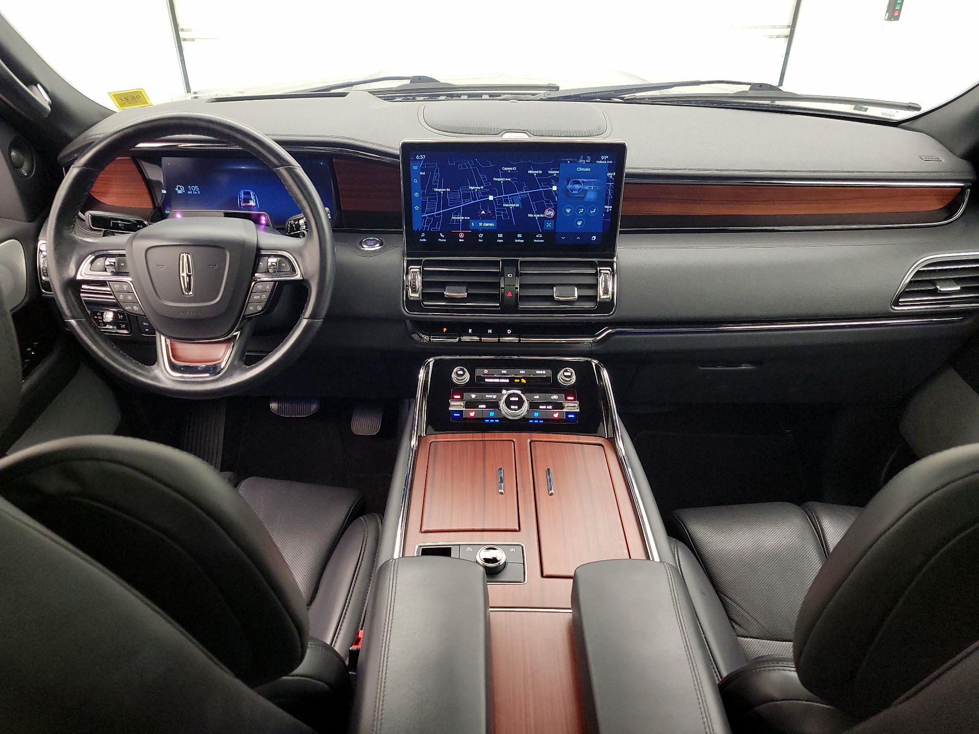 Thumbnail: 2023 Lincoln Navigator L - 9