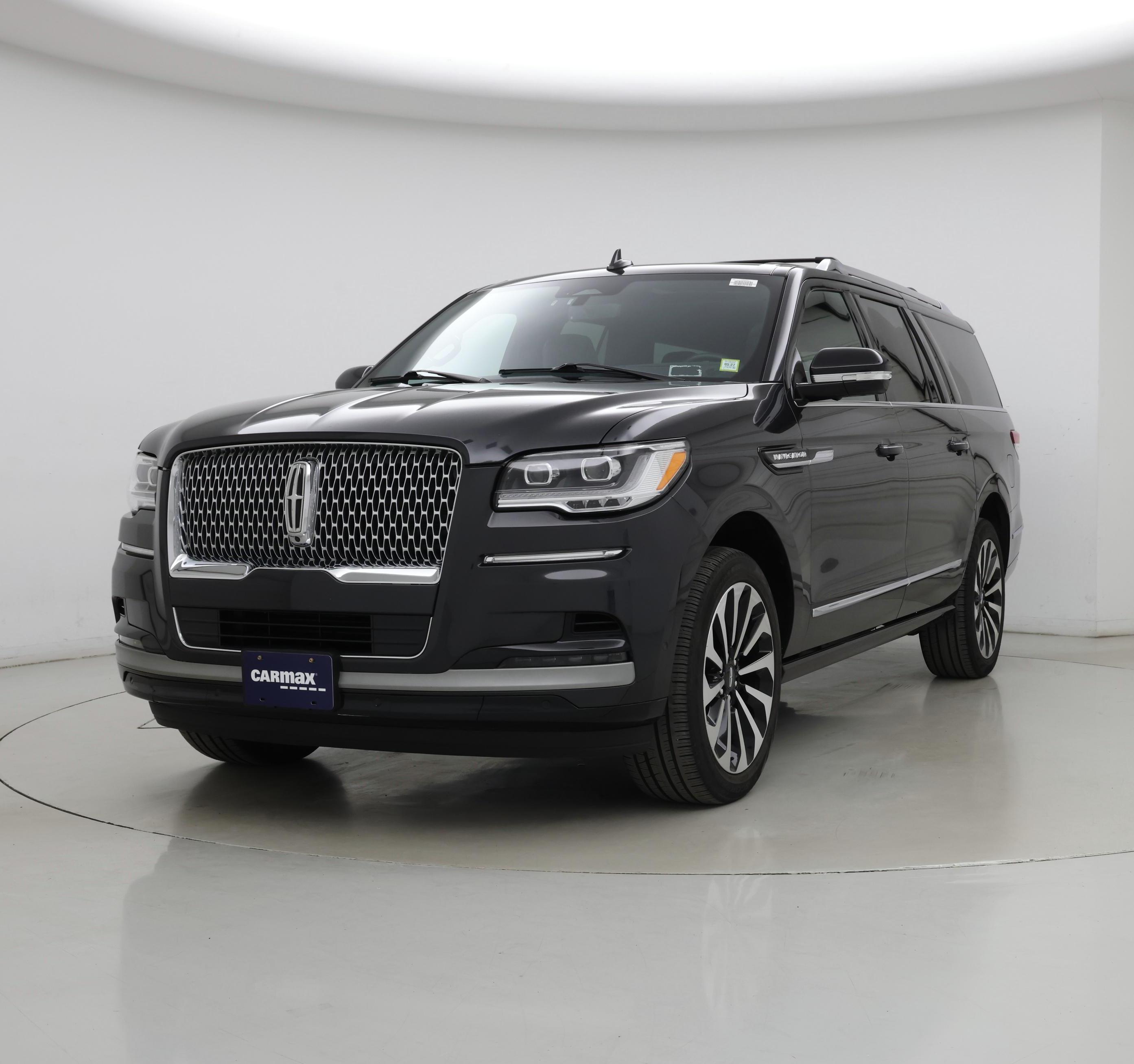 Thumbnail: 2023 Lincoln Navigator L - 4