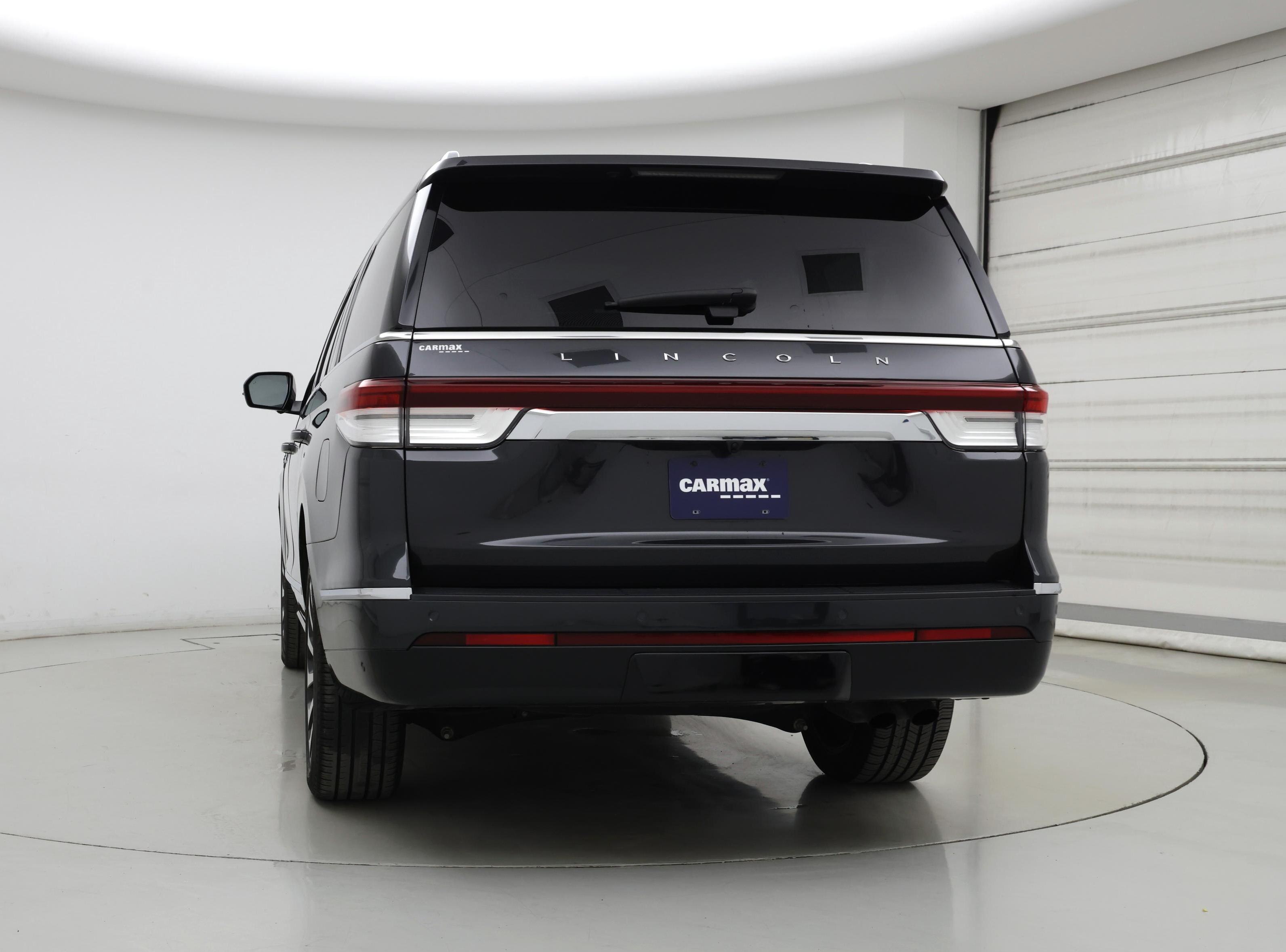 Thumbnail: 2023 Lincoln Navigator L - 6
