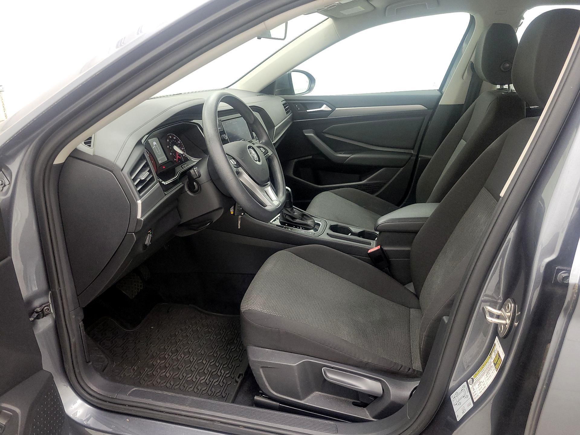 Thumbnail: 2019 Volkswagen Jetta - 11