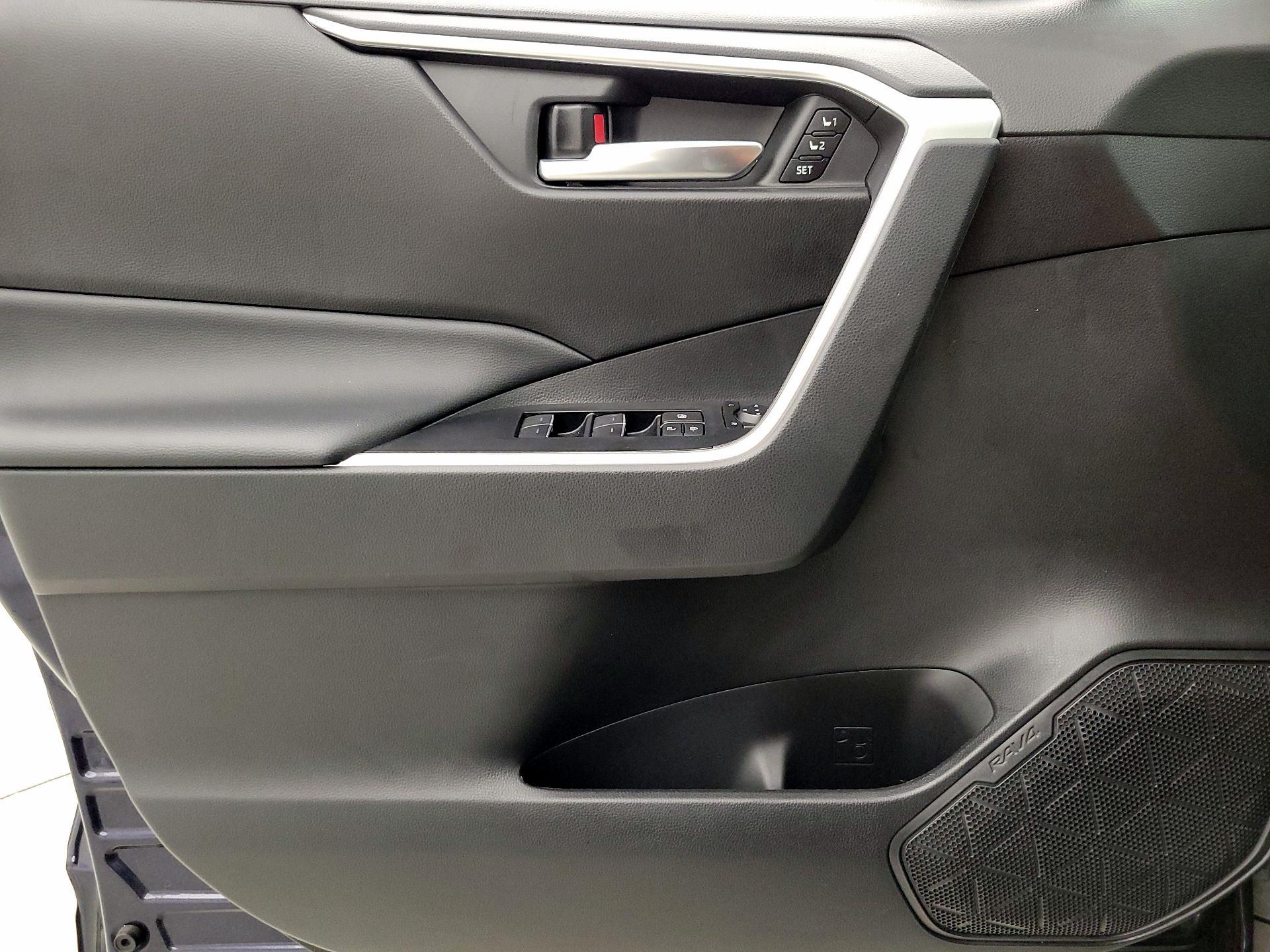 Thumbnail: 2023 Toyota RAV4 - 12