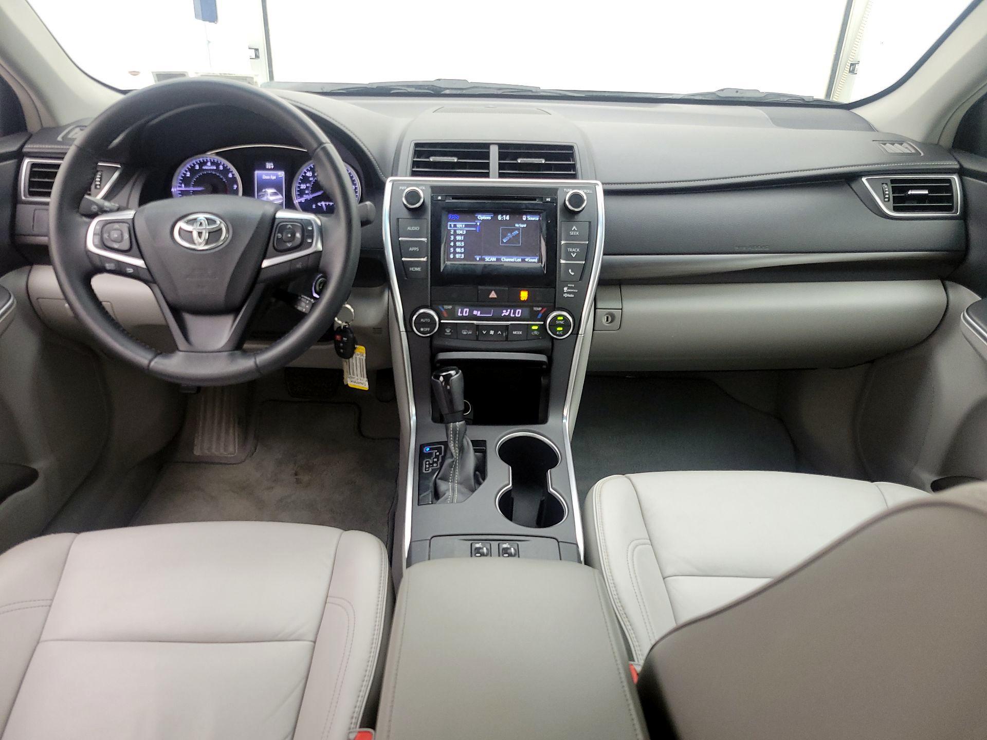Thumbnail: 2015 Toyota Camry - 9