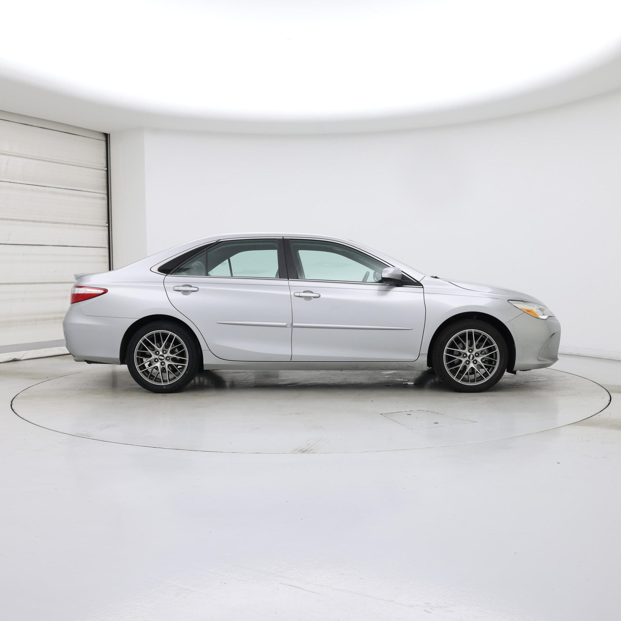 Thumbnail: 2015 Toyota Camry - 7