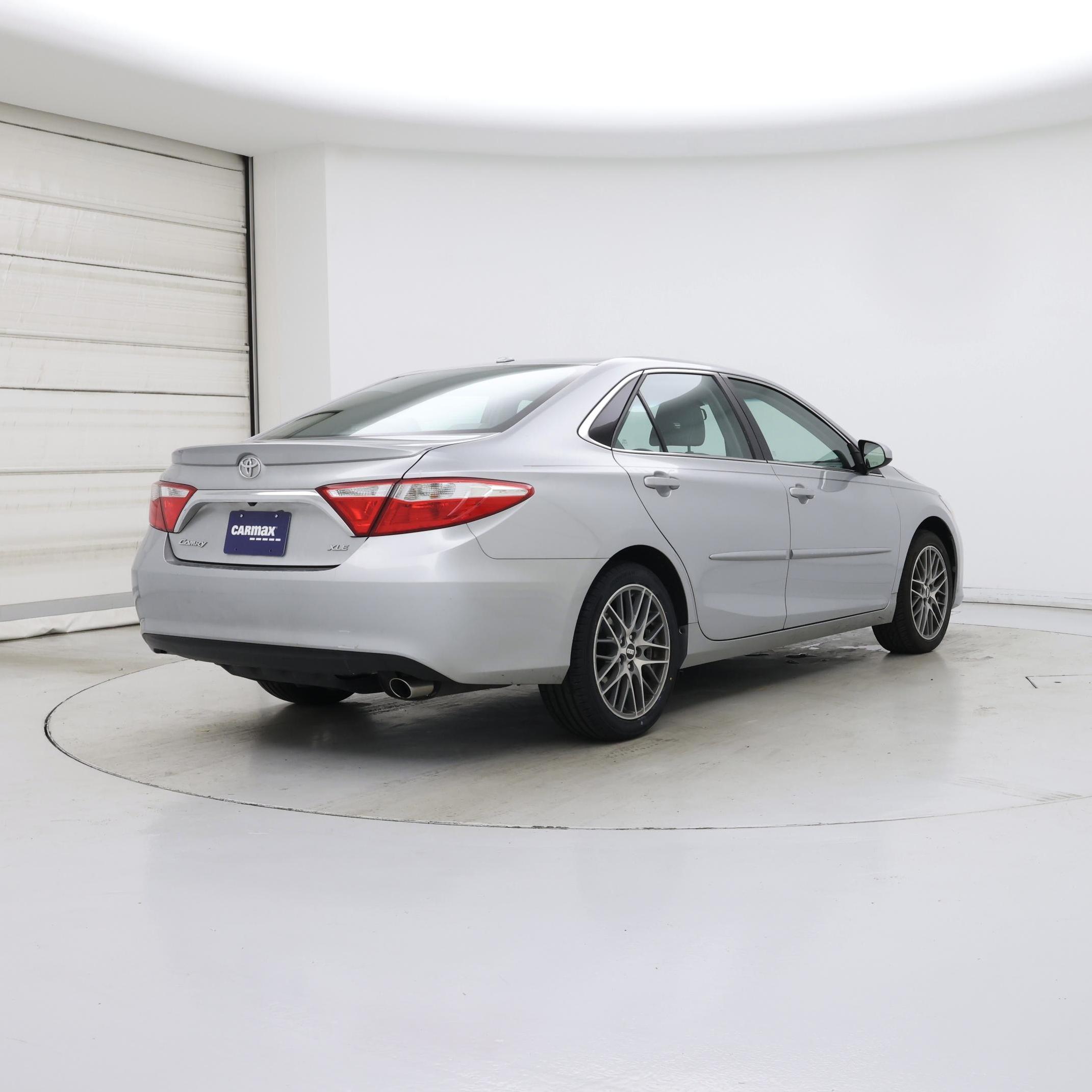 Thumbnail: 2015 Toyota Camry - 8