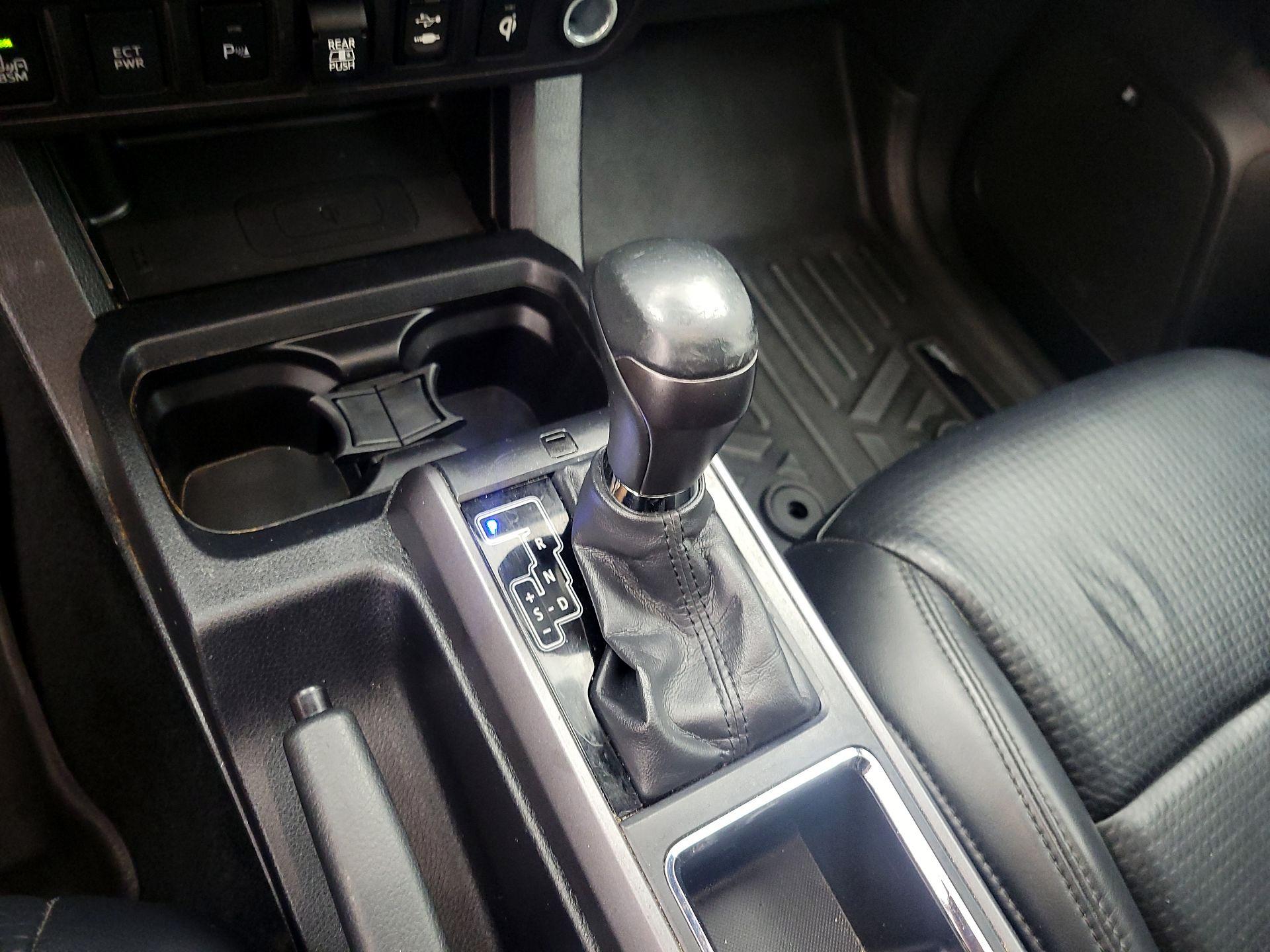 Thumbnail: 2019 Toyota Tacoma - 17