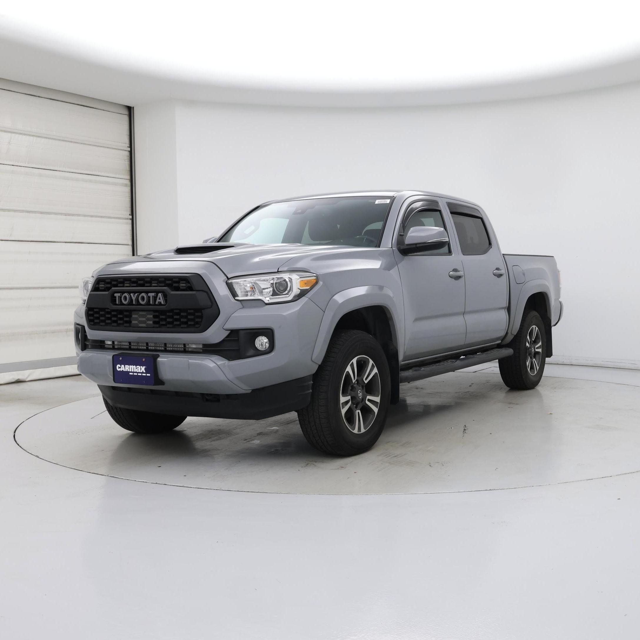 Thumbnail: 2019 Toyota Tacoma - 4