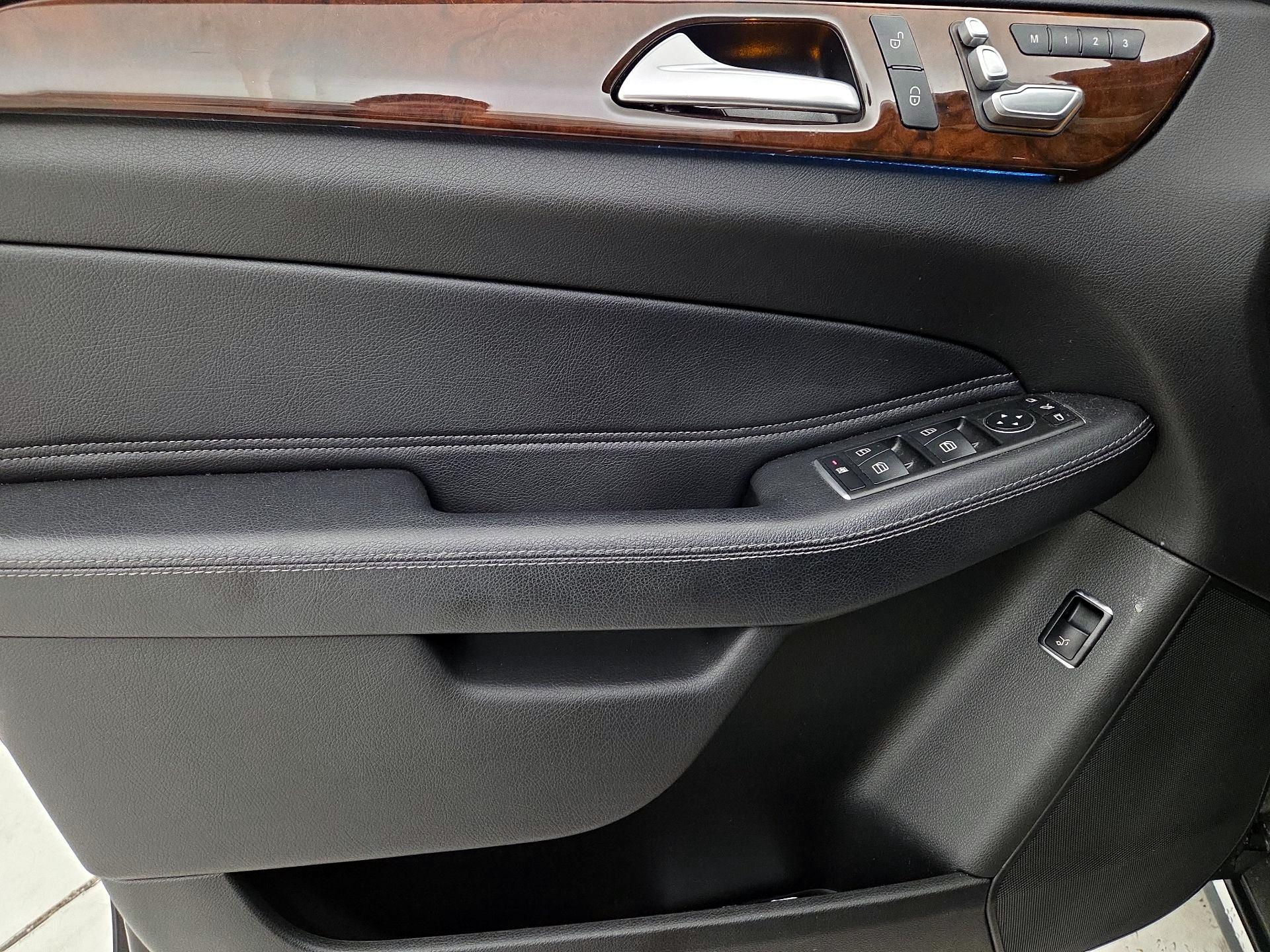 Thumbnail: 2019 Mercedes-Benz GLS - 12