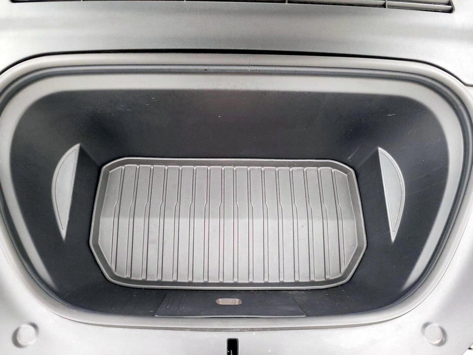 2024 Tesla Model Y Long Range - Photo 21