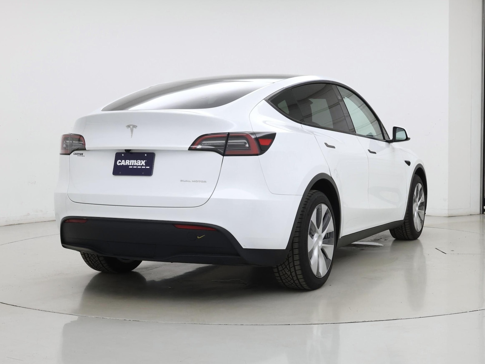 2024 Tesla Model Y Long Range - Photo 9