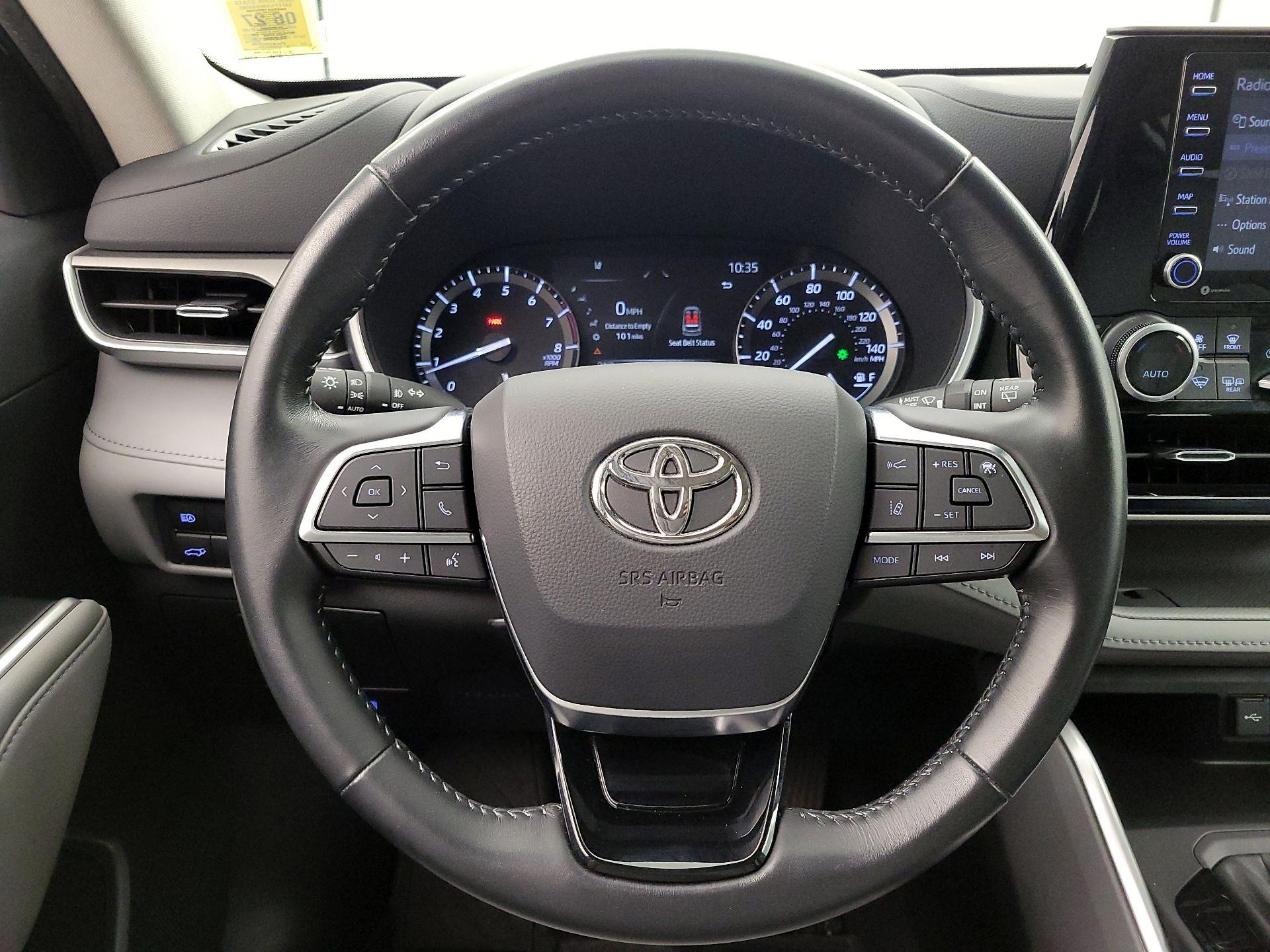 Thumbnail: 2021 Toyota Highlander - 10