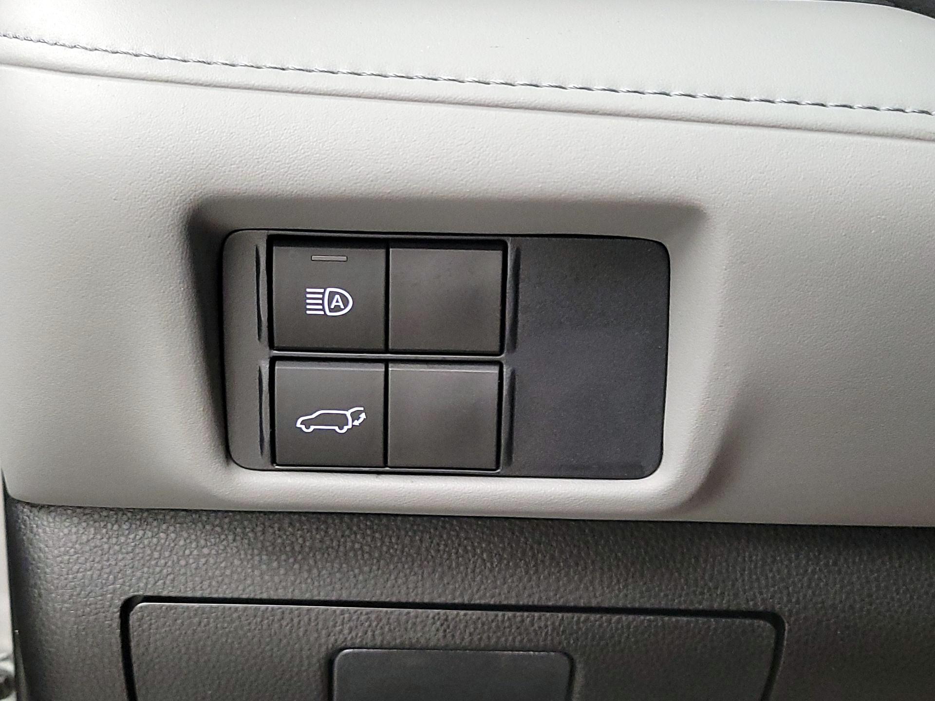 Thumbnail: 2021 Toyota Highlander - 13