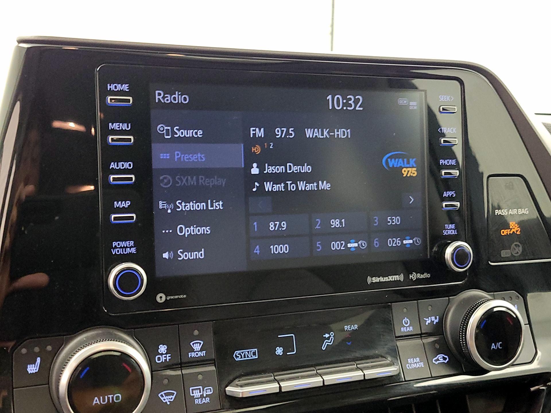Thumbnail: 2021 Toyota Highlander - 15