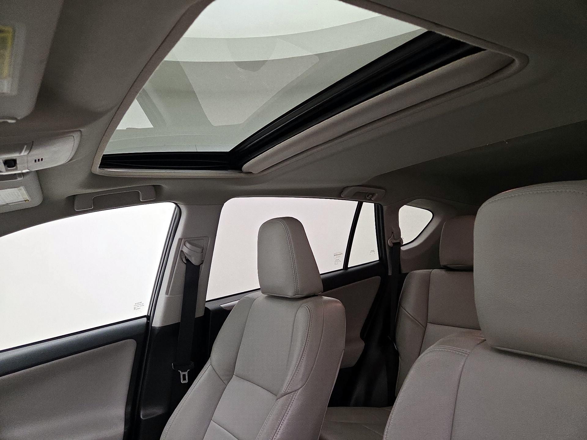 Thumbnail: 2016 Toyota RAV4 - 19