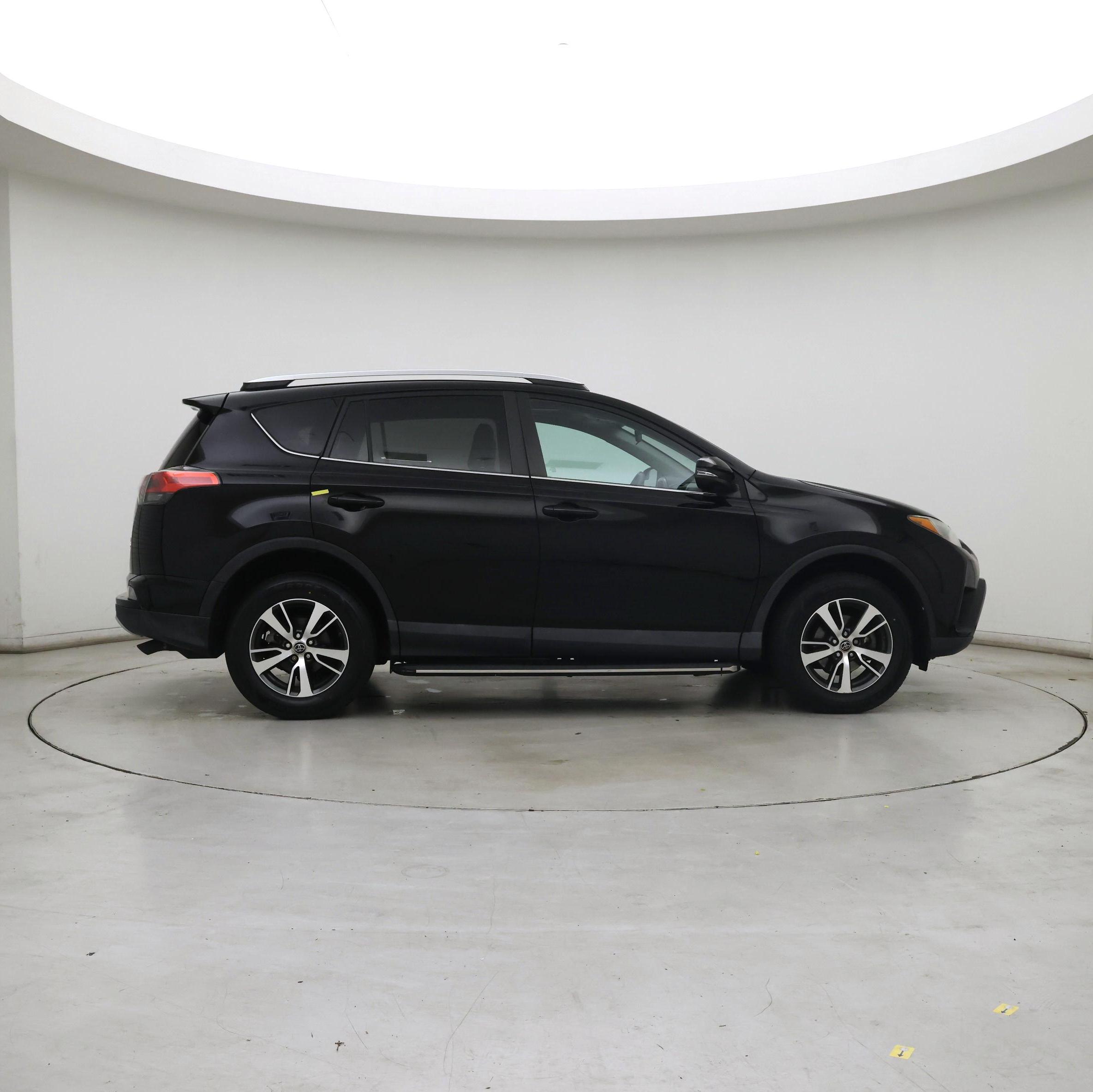 Thumbnail: 2016 Toyota RAV4 - 7