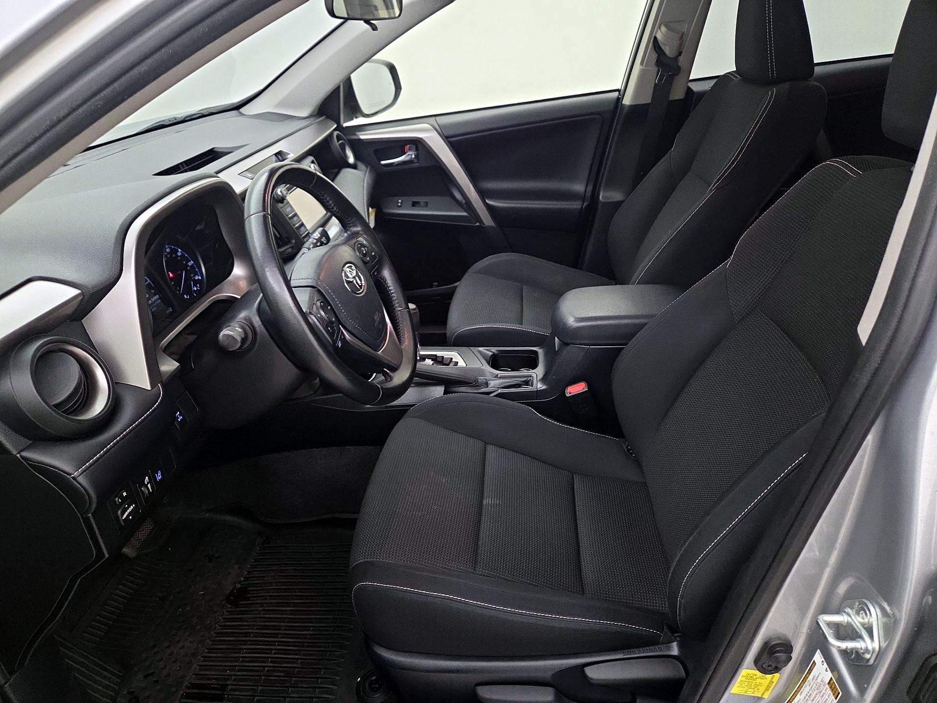 Thumbnail: 2018 Toyota RAV4 - 11