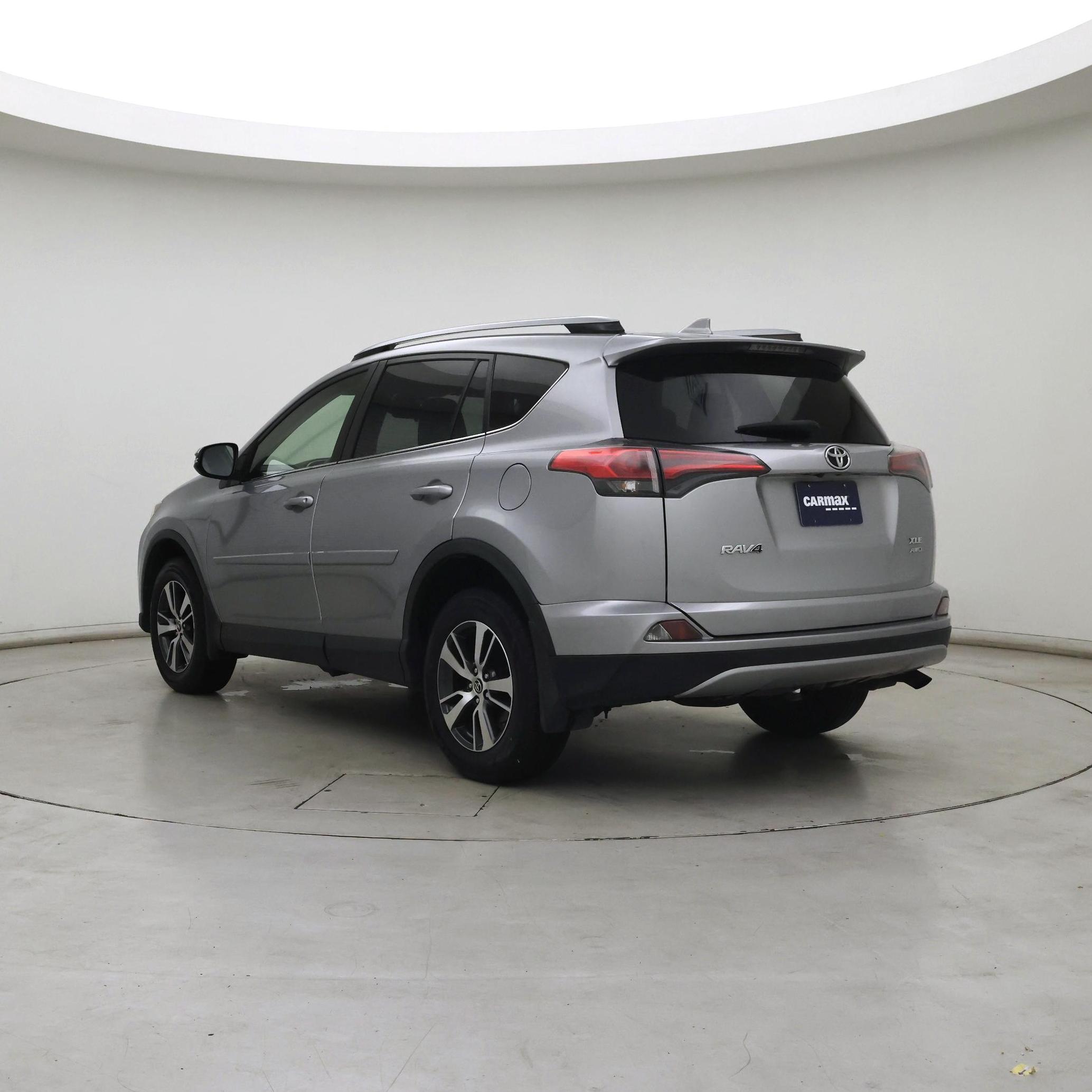Thumbnail: 2018 Toyota RAV4 - 2