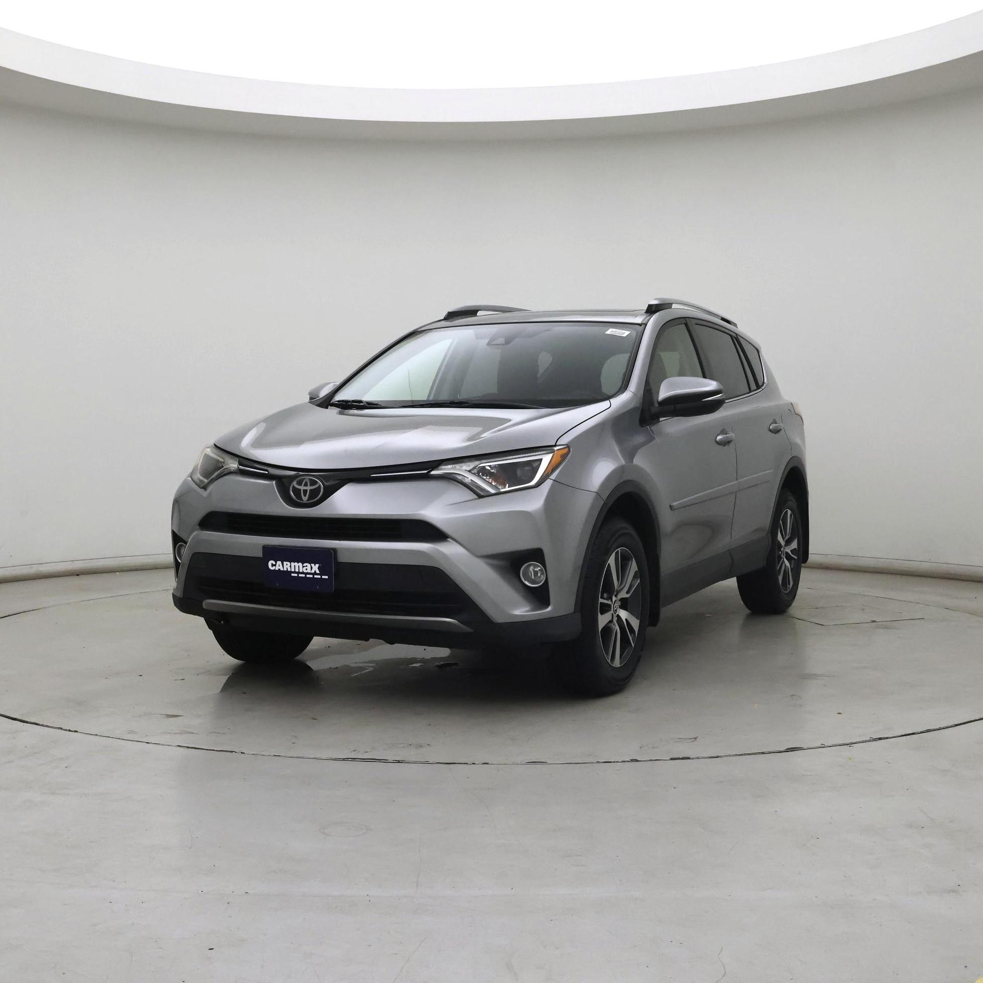 Thumbnail: 2018 Toyota RAV4 - 4