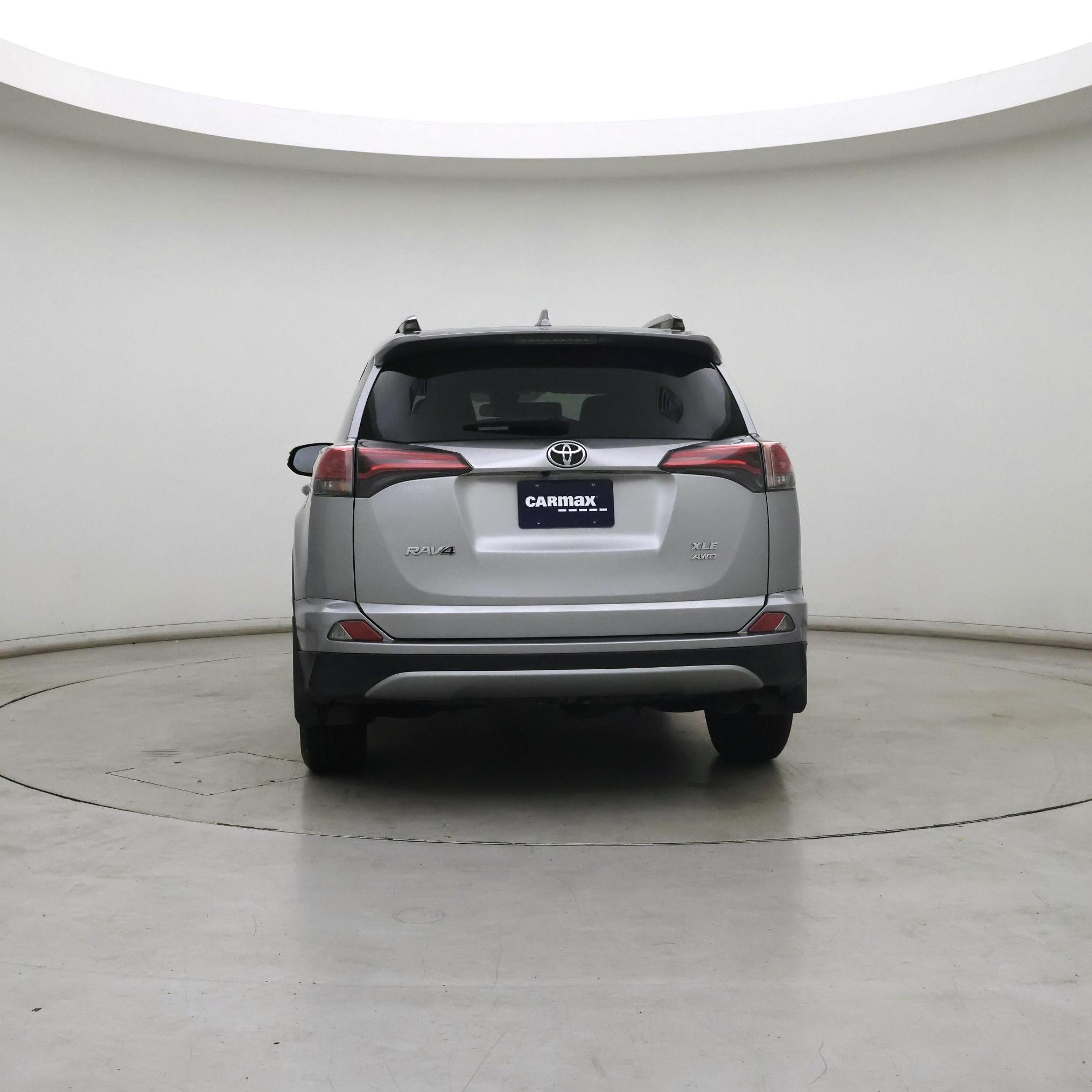 Thumbnail: 2018 Toyota RAV4 - 6